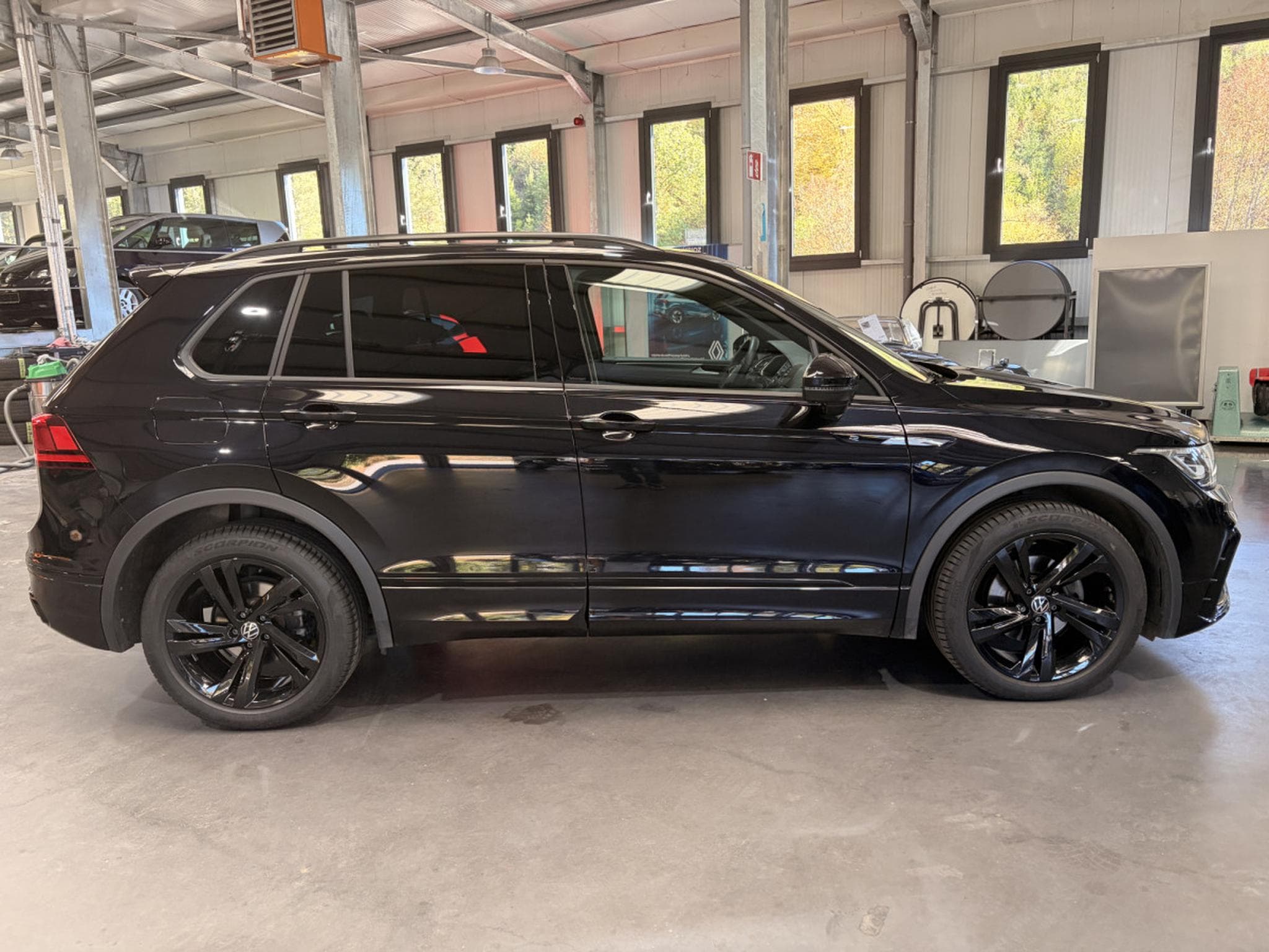 VW Tiguan 2.0 TDi R-Line DSG (2023) - Photo 2