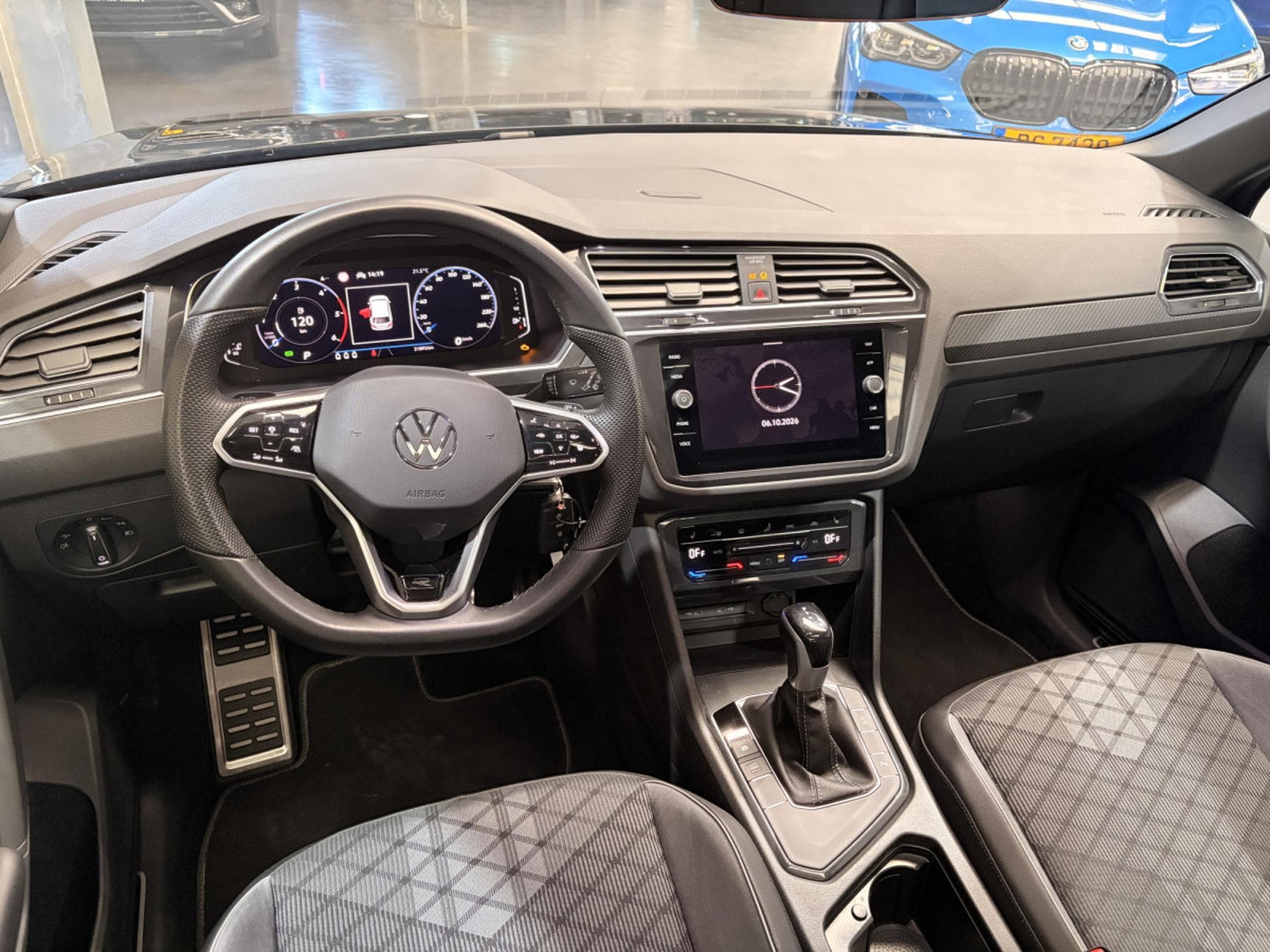 VW Tiguan 2.0 TDi R-Line DSG (2023) - Photo 9