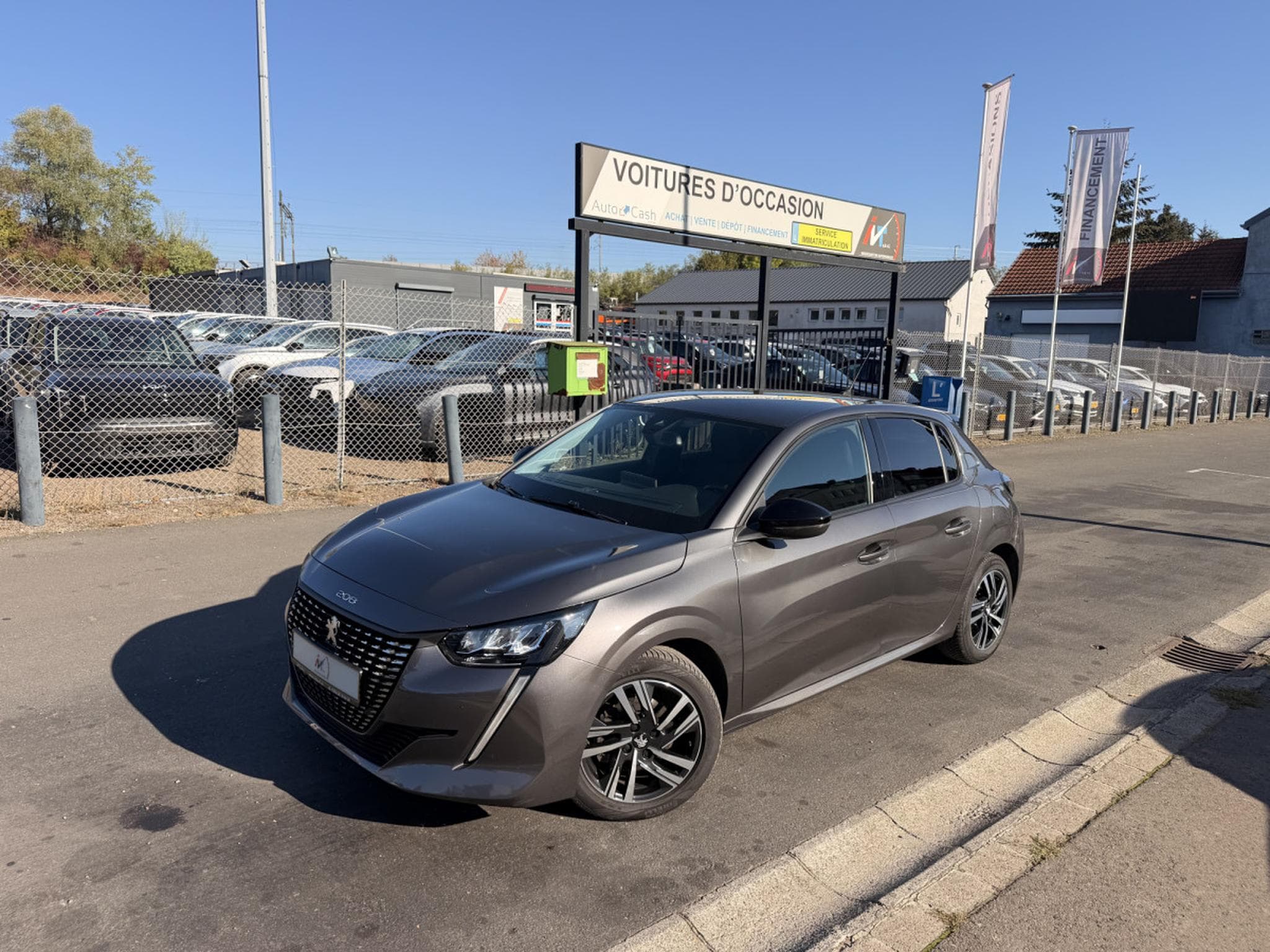 Peugeot 208 1.2 ALLURE PACK 100 (2023) - Photo 1