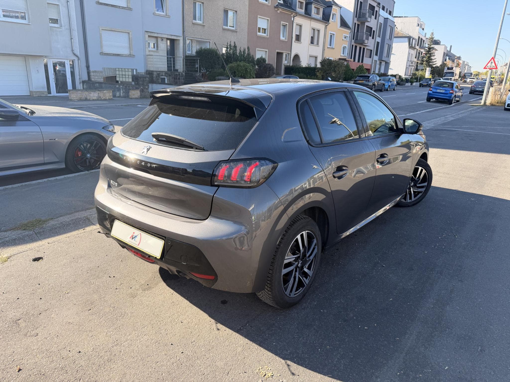 Peugeot 208 1.2 ALLURE PACK 100 (2023) - Photo 5