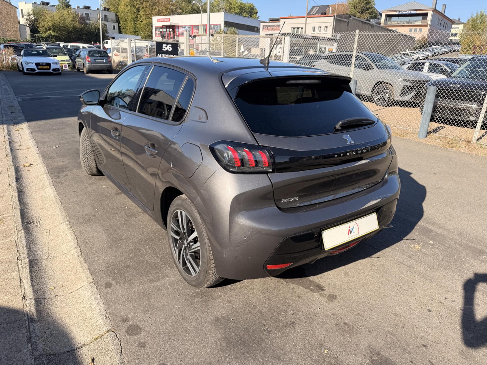 Peugeot 208 1.2 ALLURE PACK 100 (2023) - Photo 8