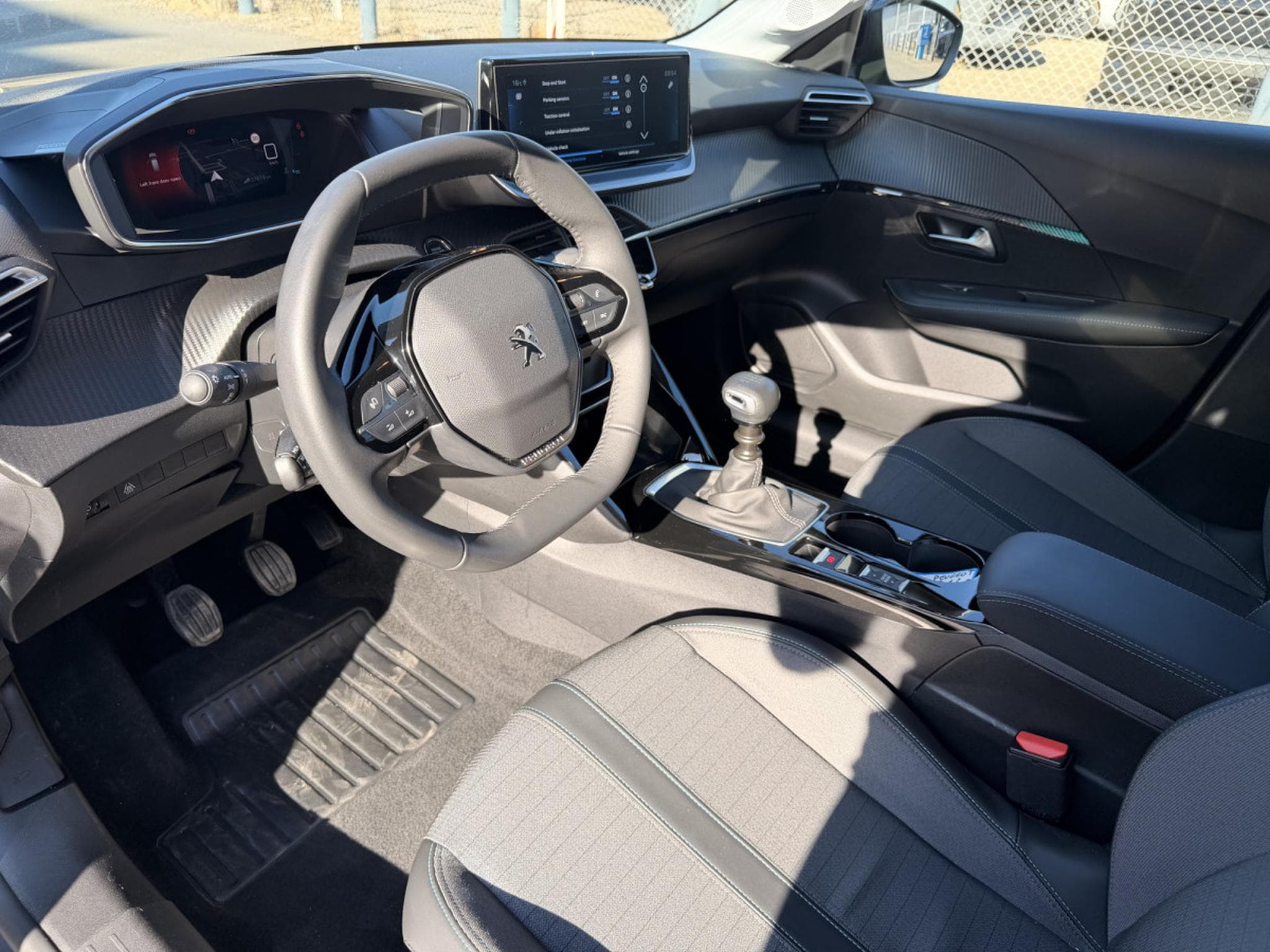 Peugeot 208 1.2 ALLURE PACK 100 (2023) - Photo 13