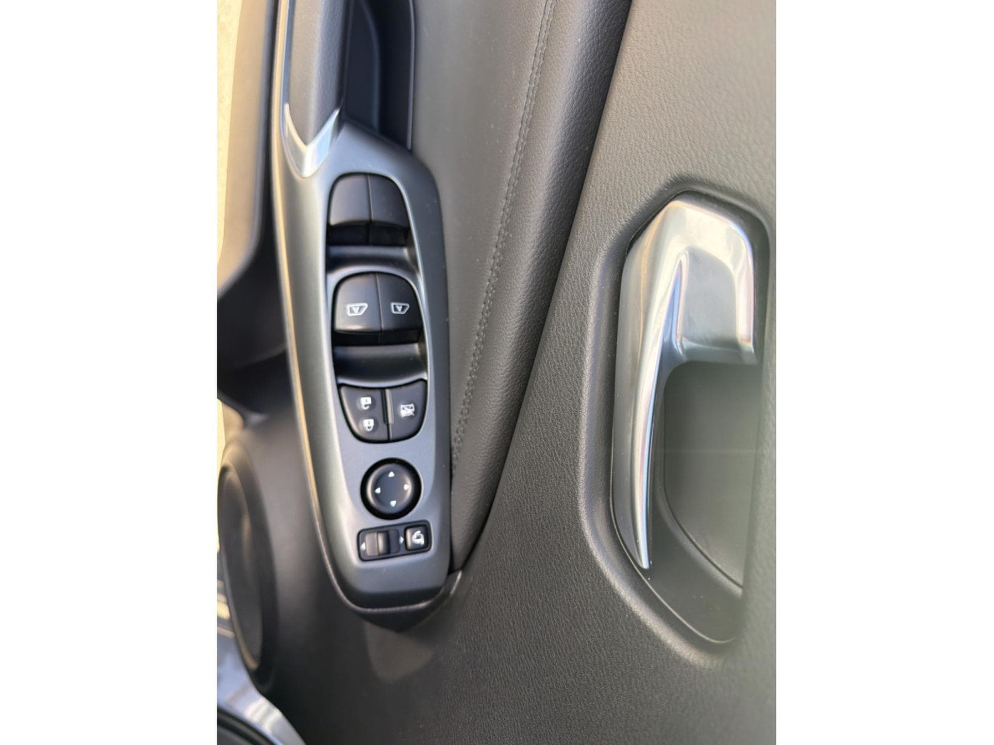Nissan Juke 1.0 DIG-T 115 CV N-CONNECTA CARPLAY/CAMERA (2025) - Photo 12