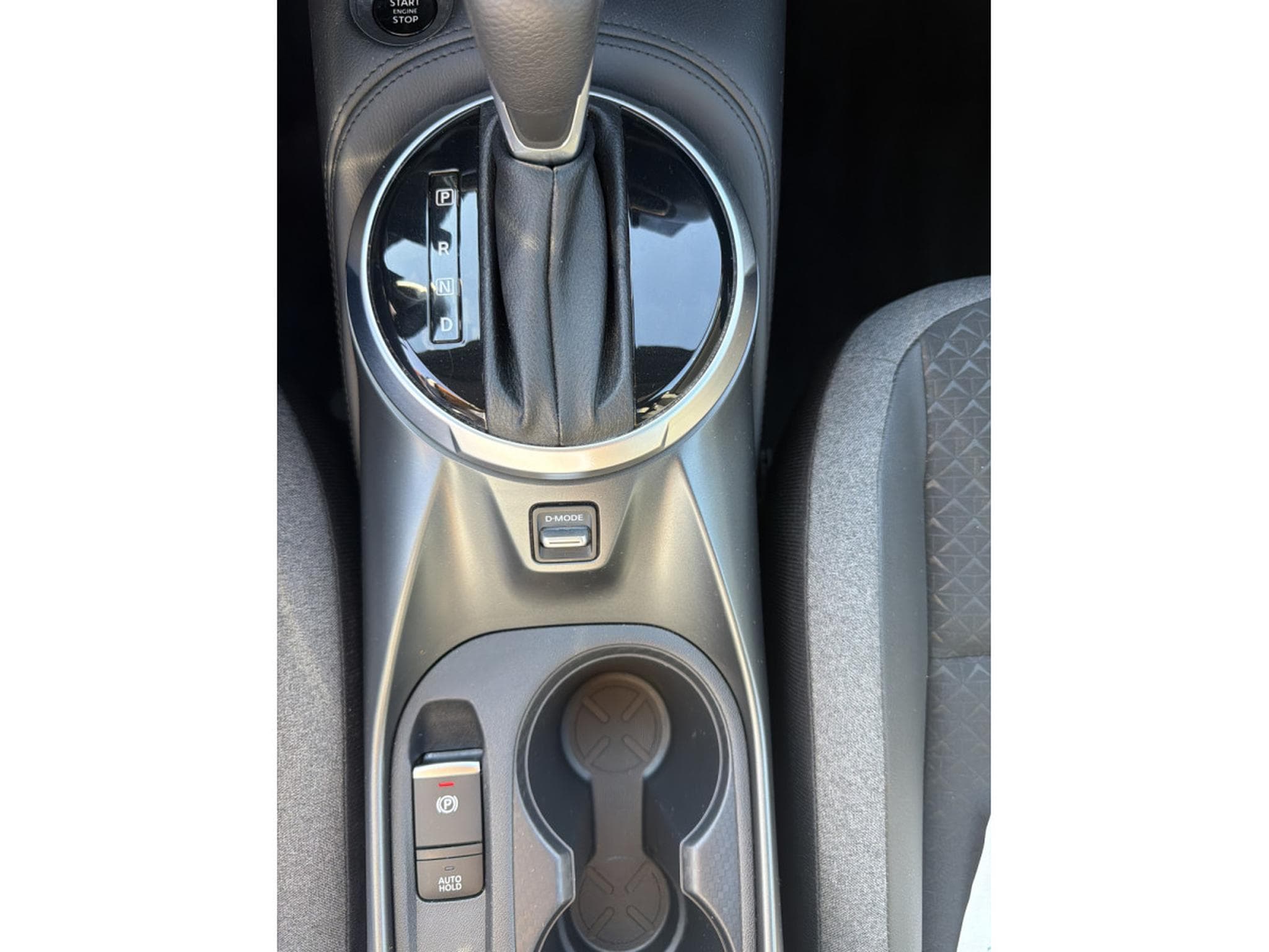 Nissan Juke 1.0 DIG-T 115 CV N-CONNECTA CARPLAY/CAMERA (2025) - Photo 17