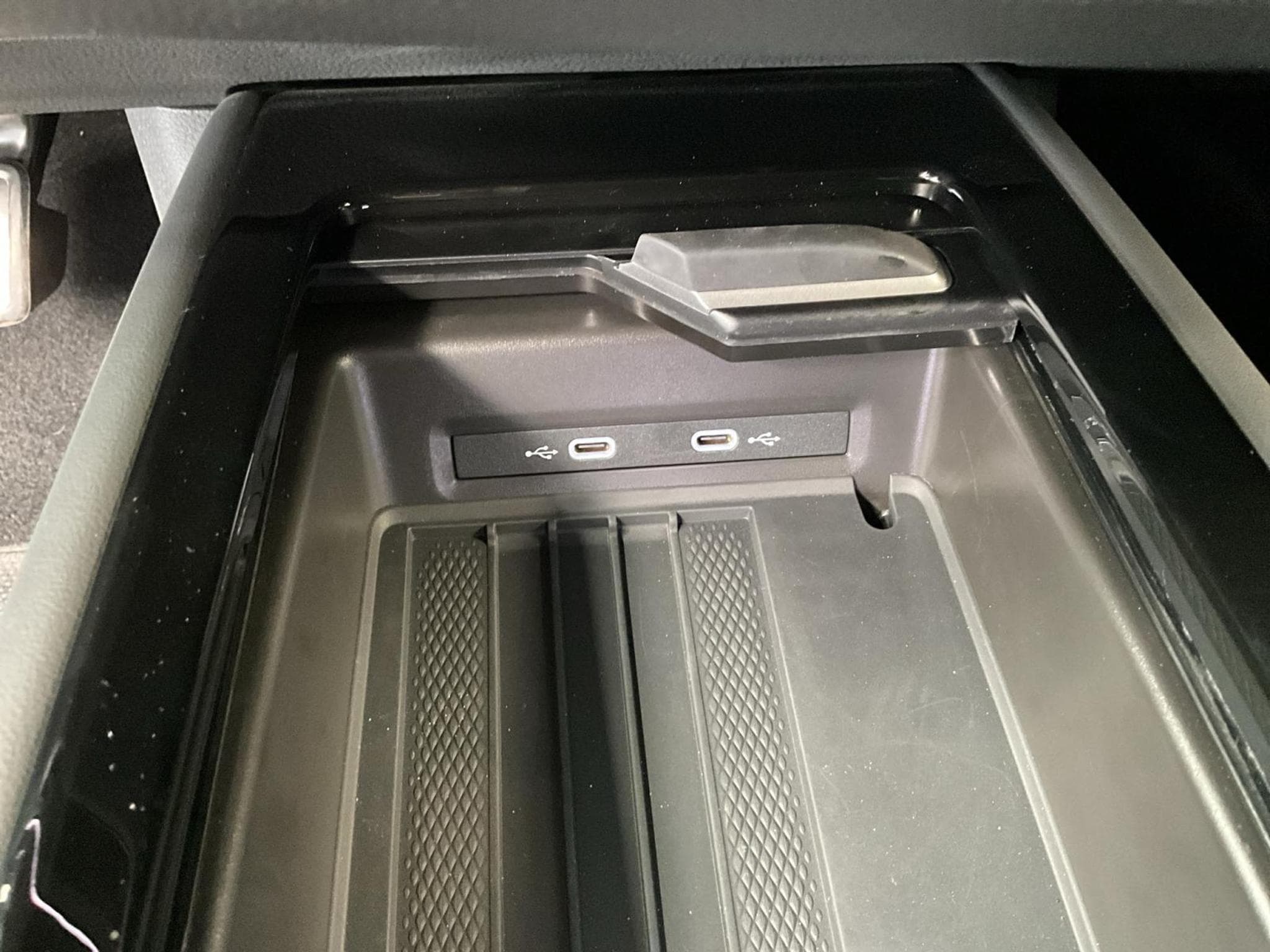 VW ID.7 Zertifikat+77kWh+Tourer-Pro+Black-Style+IQ-Drive+P.Confort+A (2025) - Photo 16