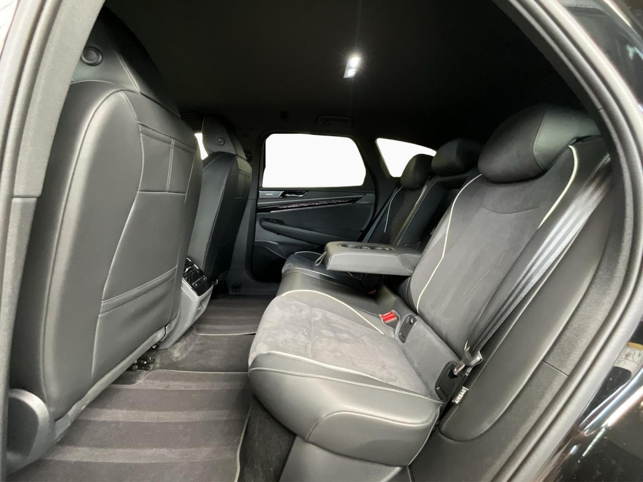 VW ID.7 Zertifikat+77kWh+Tourer-Pro+Black-Style+IQ-Drive+P.Confort+A (2025) - Photo 19