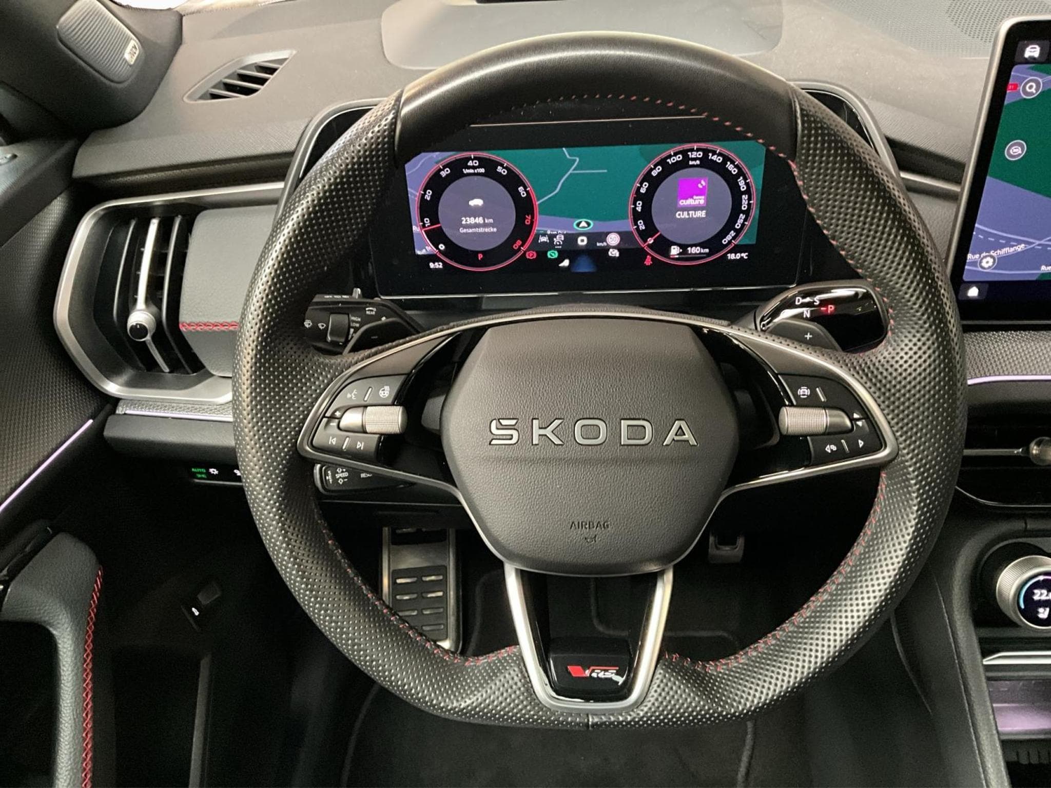 Skoda Kodiaq RS+DSG+4x4+P.Simply-Clever+StandH.+AHK+Head-Up+Led+Navi (2025) - Photo 12