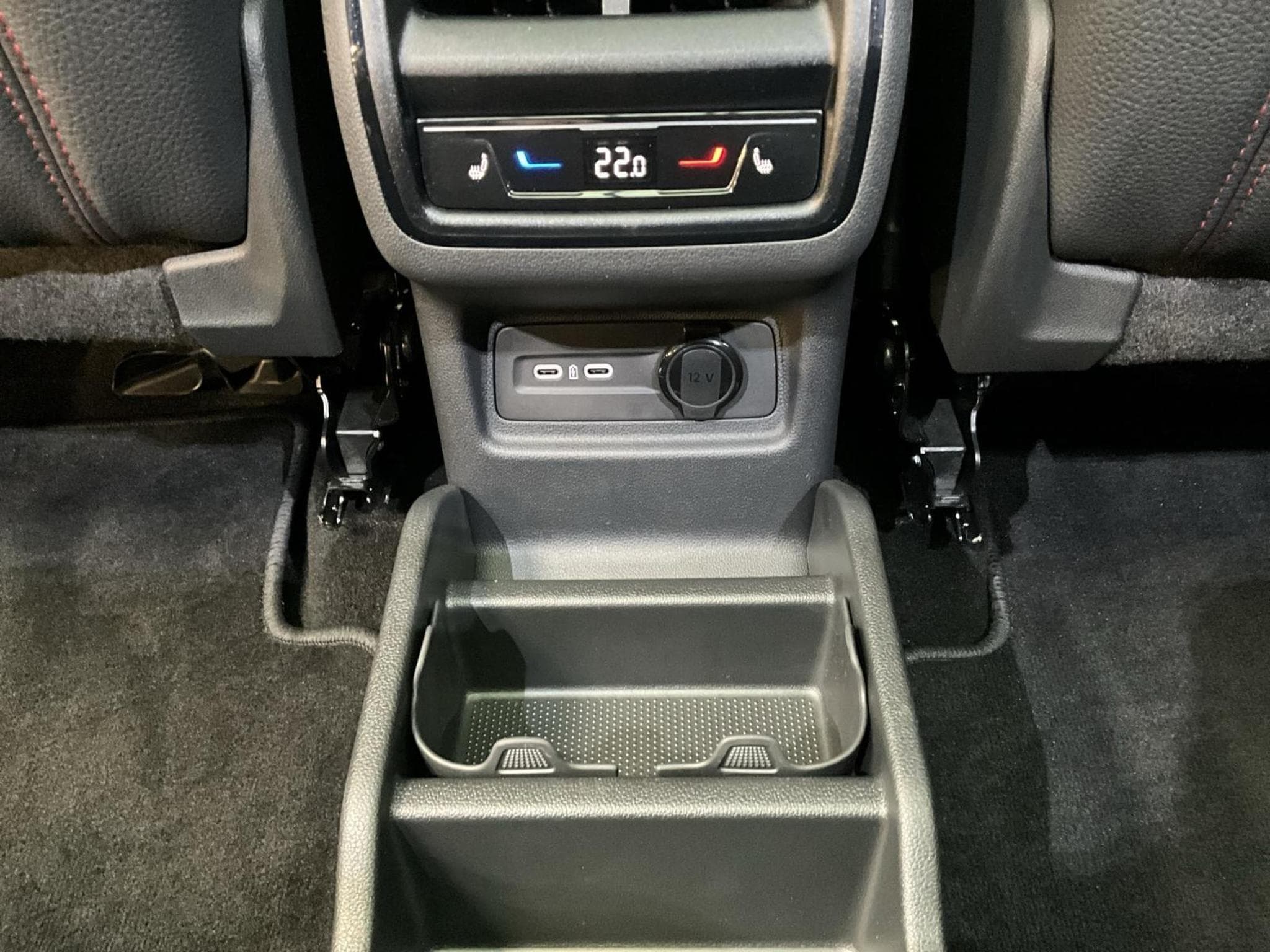 Skoda Kodiaq RS+DSG+4x4+P.Simply-Clever+StandH.+AHK+Head-Up+Led+Navi (2025) - Photo 23