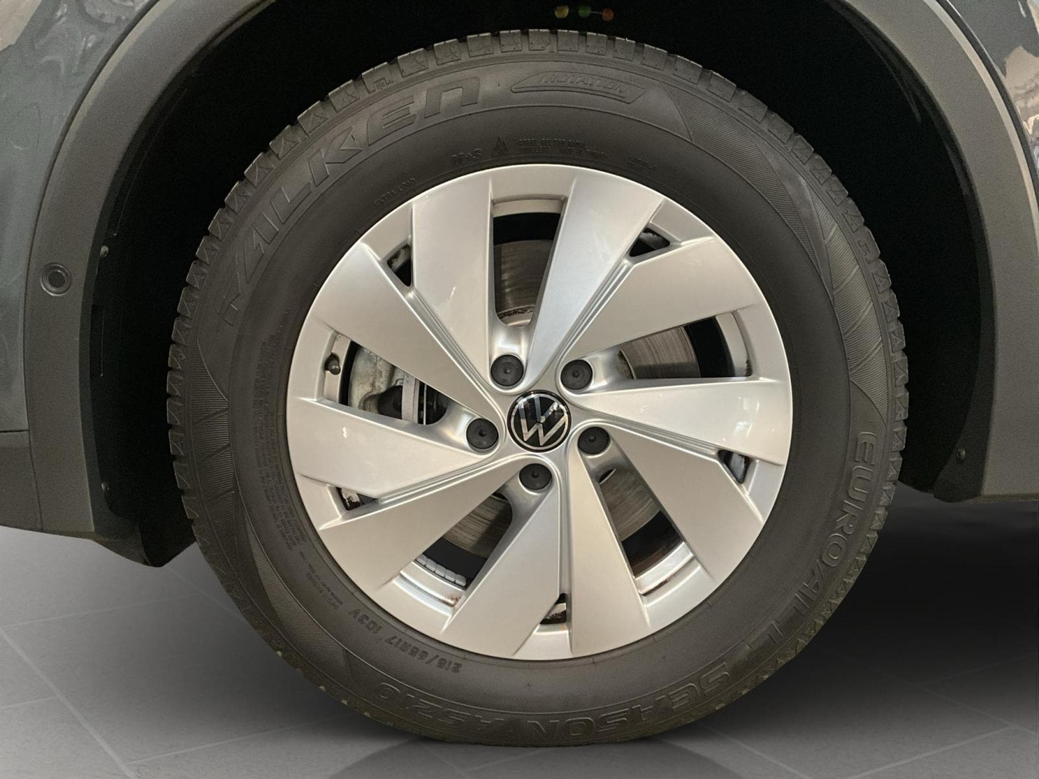 VW Tiguan Life+DSG+AHK+P.Infotainment+ (2025) - Foto 8