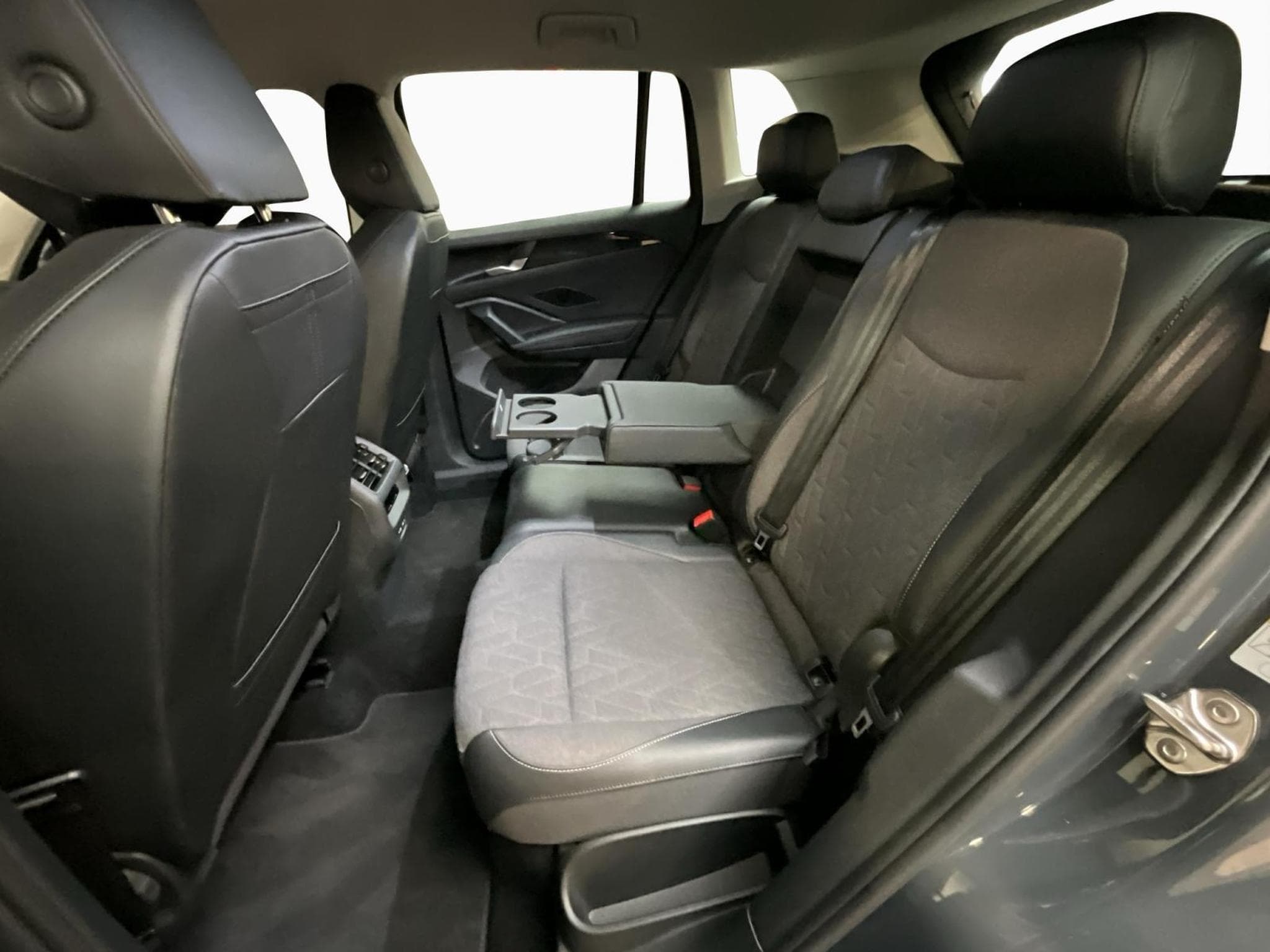 VW Tiguan Life+DSG+AHK+P.Infotainment+ (2025) - Foto 16