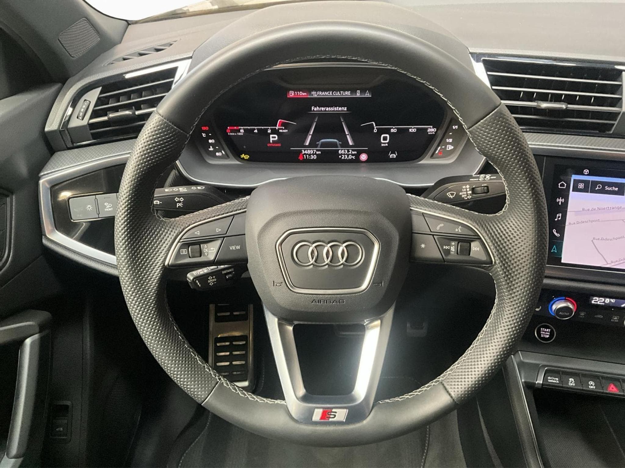 Audi Q3 SB+S-line+35TFSI+S-Tronic+P.Premium+P.Assistance+Black-Style (2025) - Photo 10