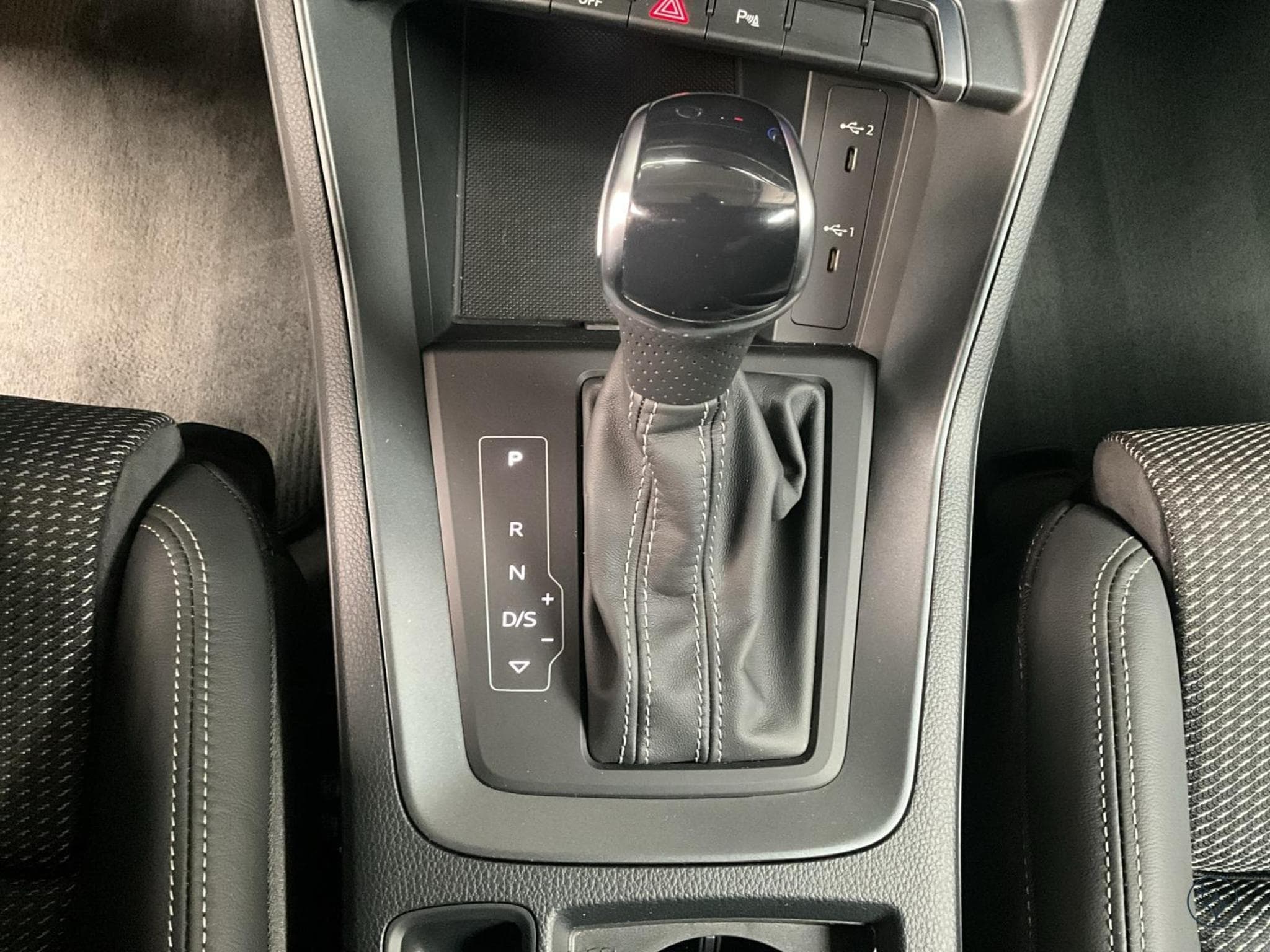 Audi Q3 SB+S-line+35TFSI+S-Tronic+P.Premium+P.Assistance+Black-Style (2025) - Photo 12
