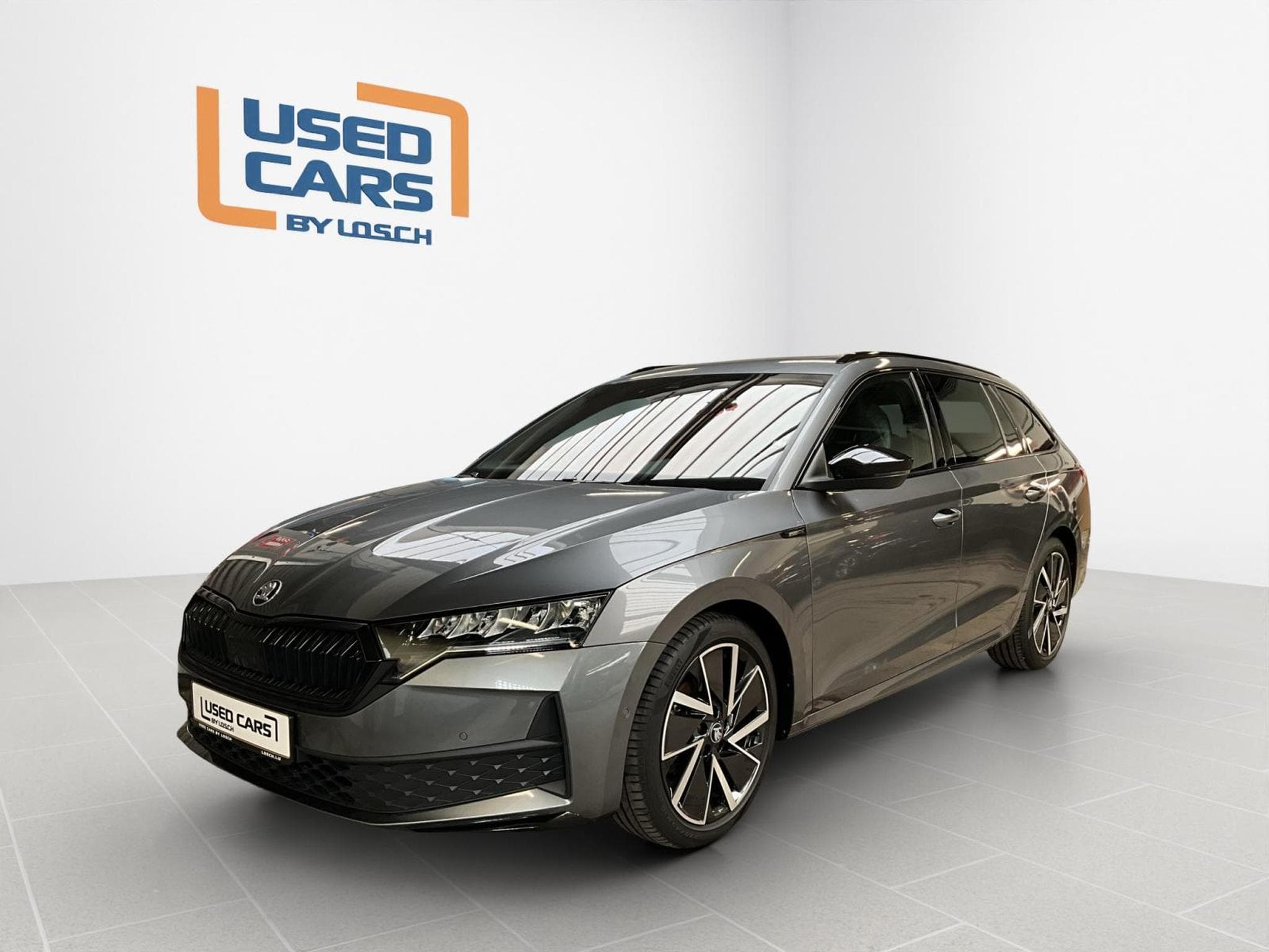 Skoda Octavia Sportline+DSG+P.Assisted+LM18+AHK+P.Comfort+P.Sport+Pano+ (2025) - Photo 1