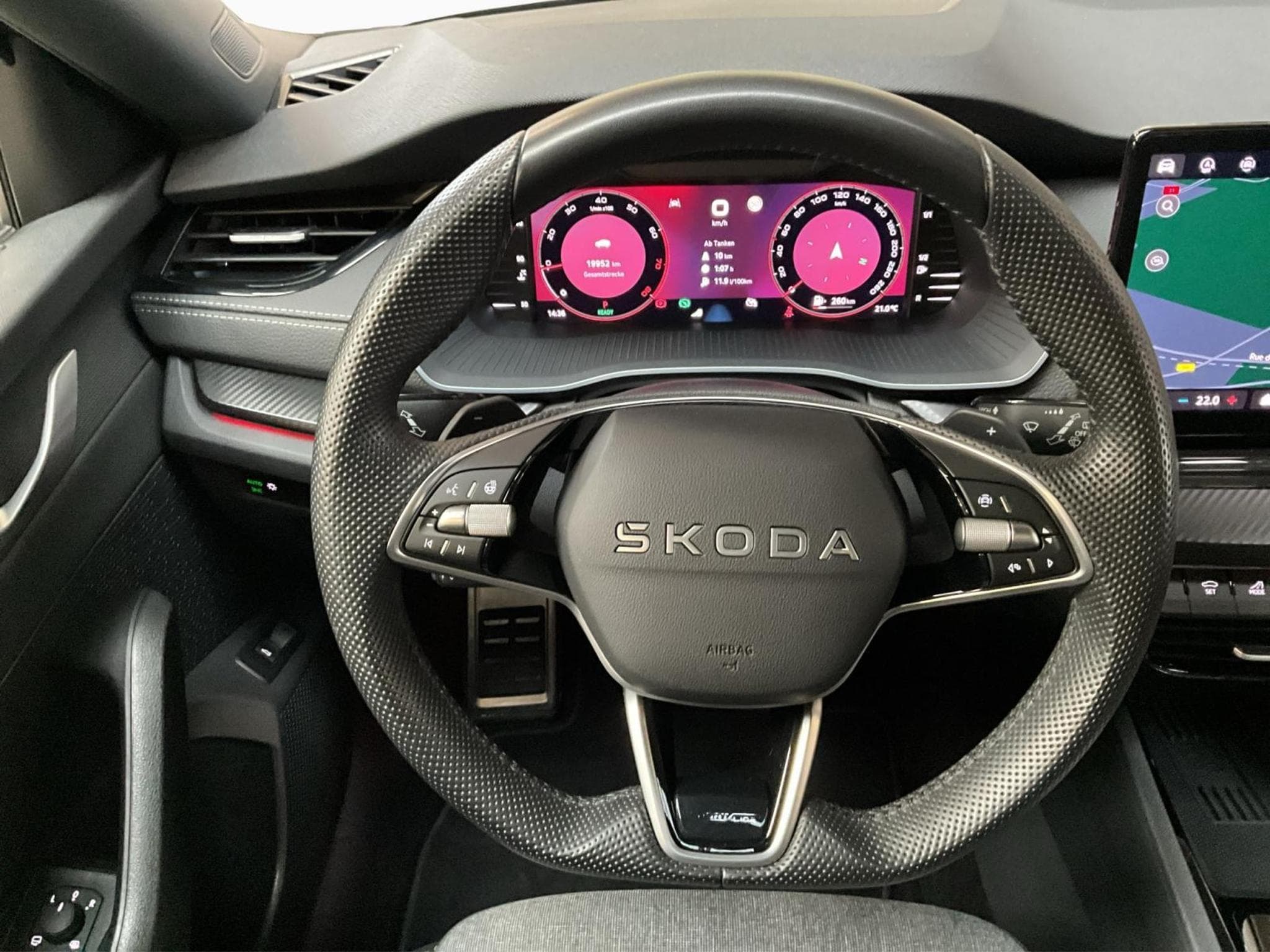 Skoda Octavia Sportline+DSG+P.Assisted+LM18+AHK+P.Comfort+P.Sport+Pano+ (2025) - Photo 12