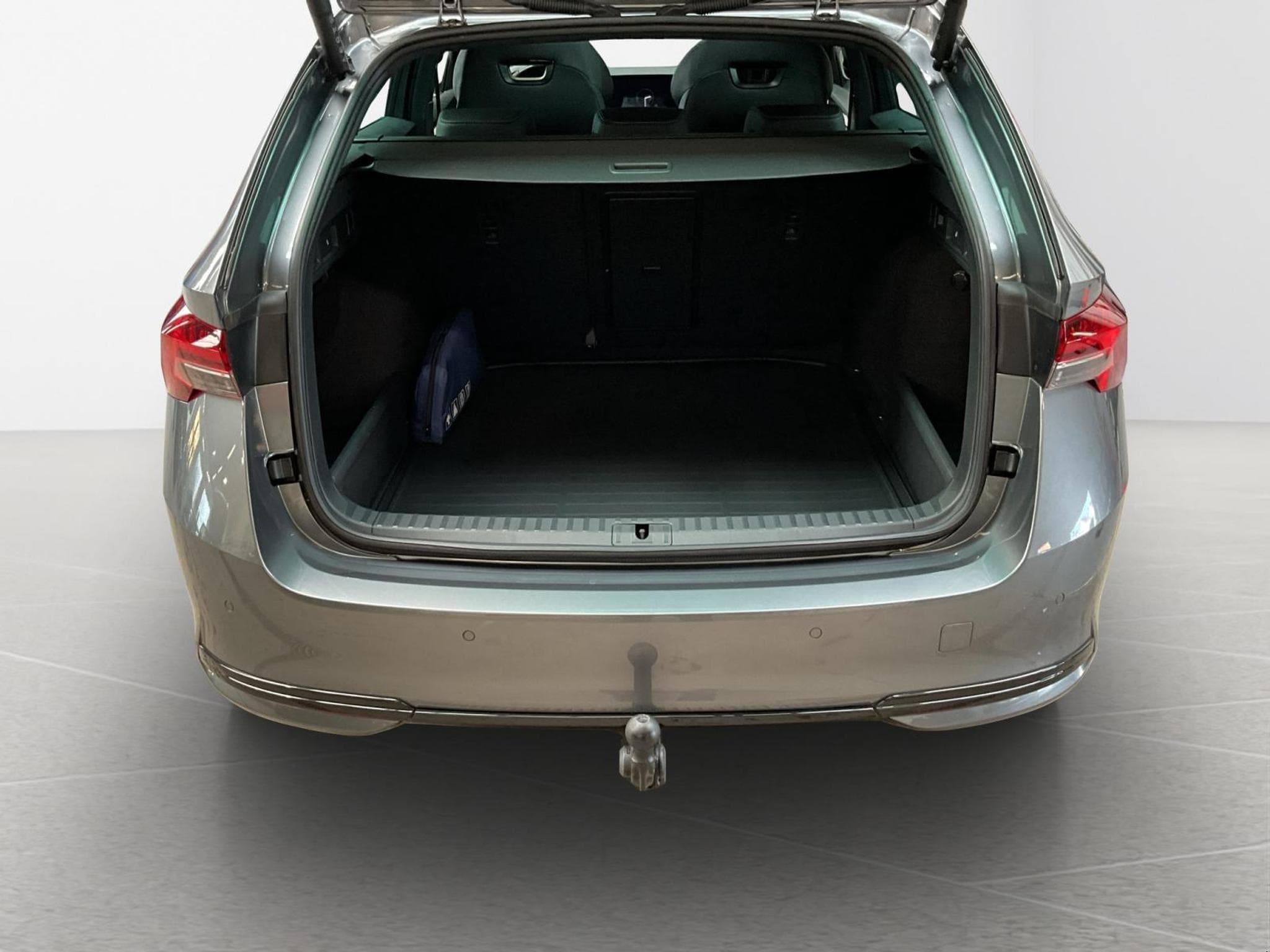 Skoda Octavia Sportline+DSG+P.Assisted+LM18+AHK+P.Comfort+P.Sport+Pano+ (2025) - Photo 18