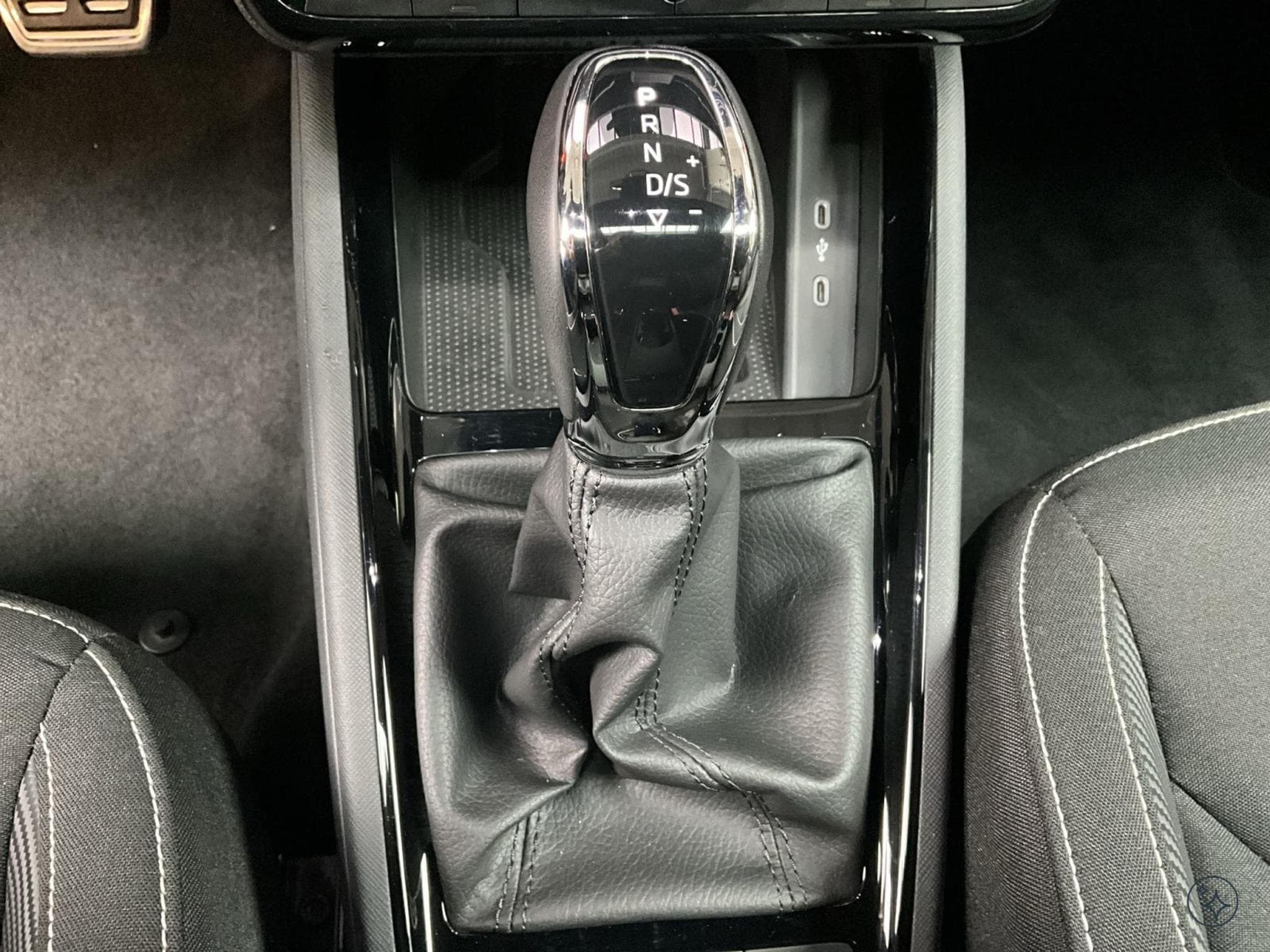 Skoda Kamiq Monte-Carlo+DSG+P.Ass.-Drive+LED (2025) - Photo 14