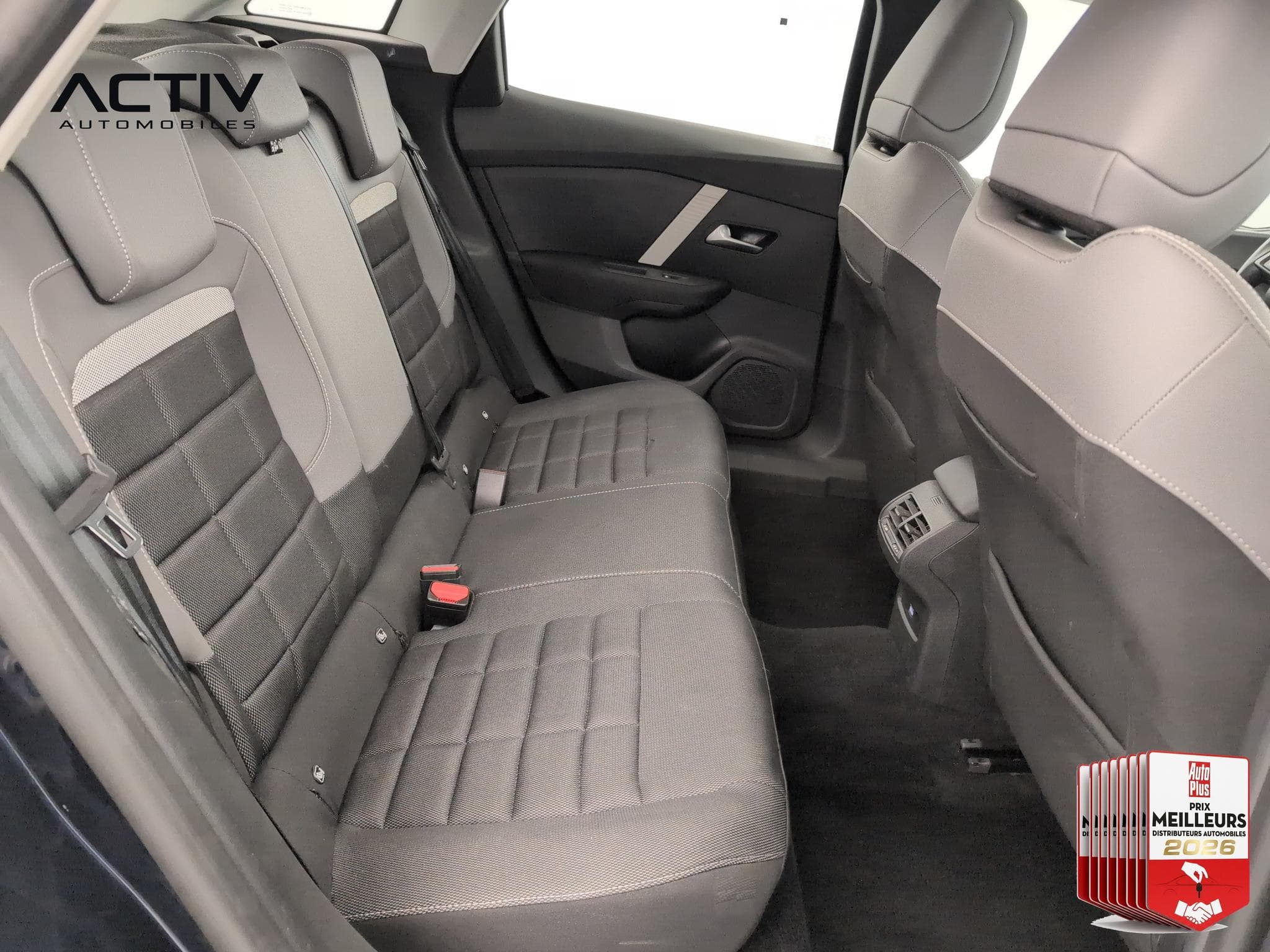 Citroën C4 Hybride 145 ch e-DCS6 Plus (2025) - Photo 10