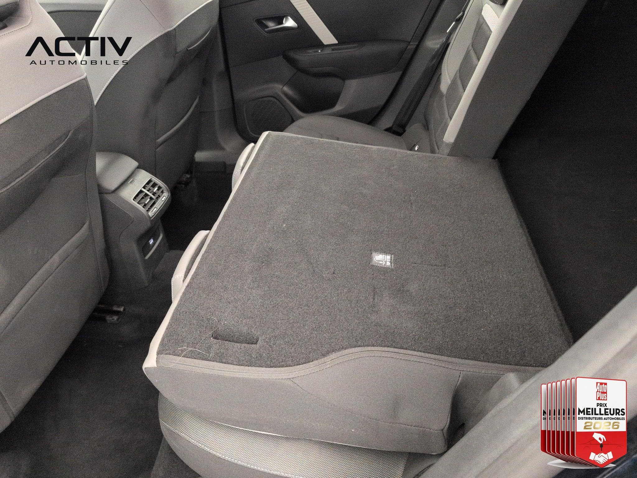Citroën C4 Hybride 145 ch e-DCS6 Plus (2025) - Photo 12