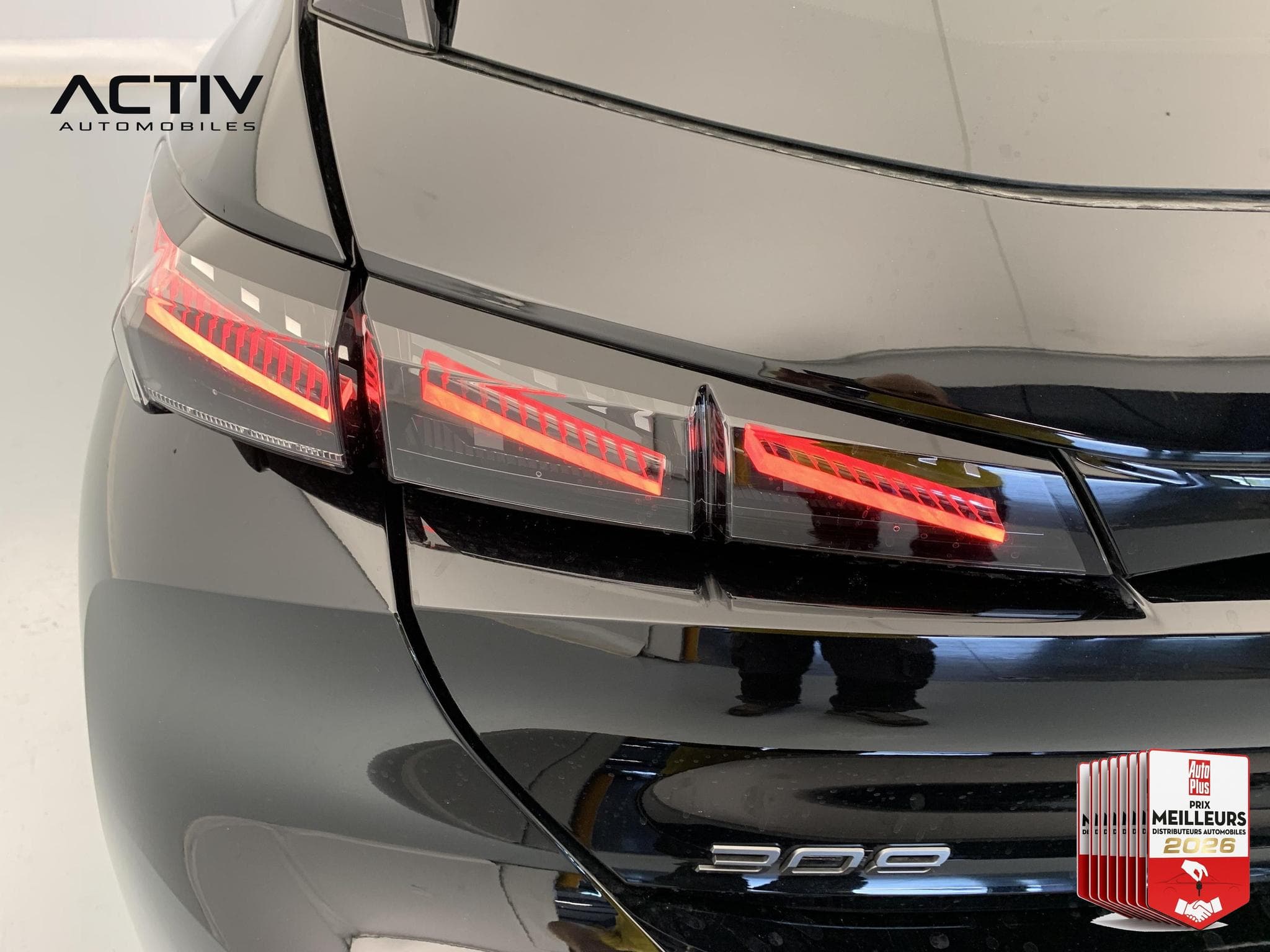 Peugeot 308 Hybrid 145 e-DCS6 GT (2026) - Photo 11