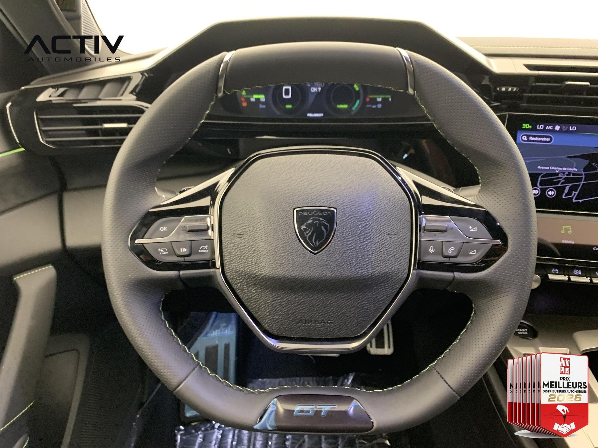 Peugeot 308 Hybrid 145 e-DCS6 GT (2026) - Photo 15
