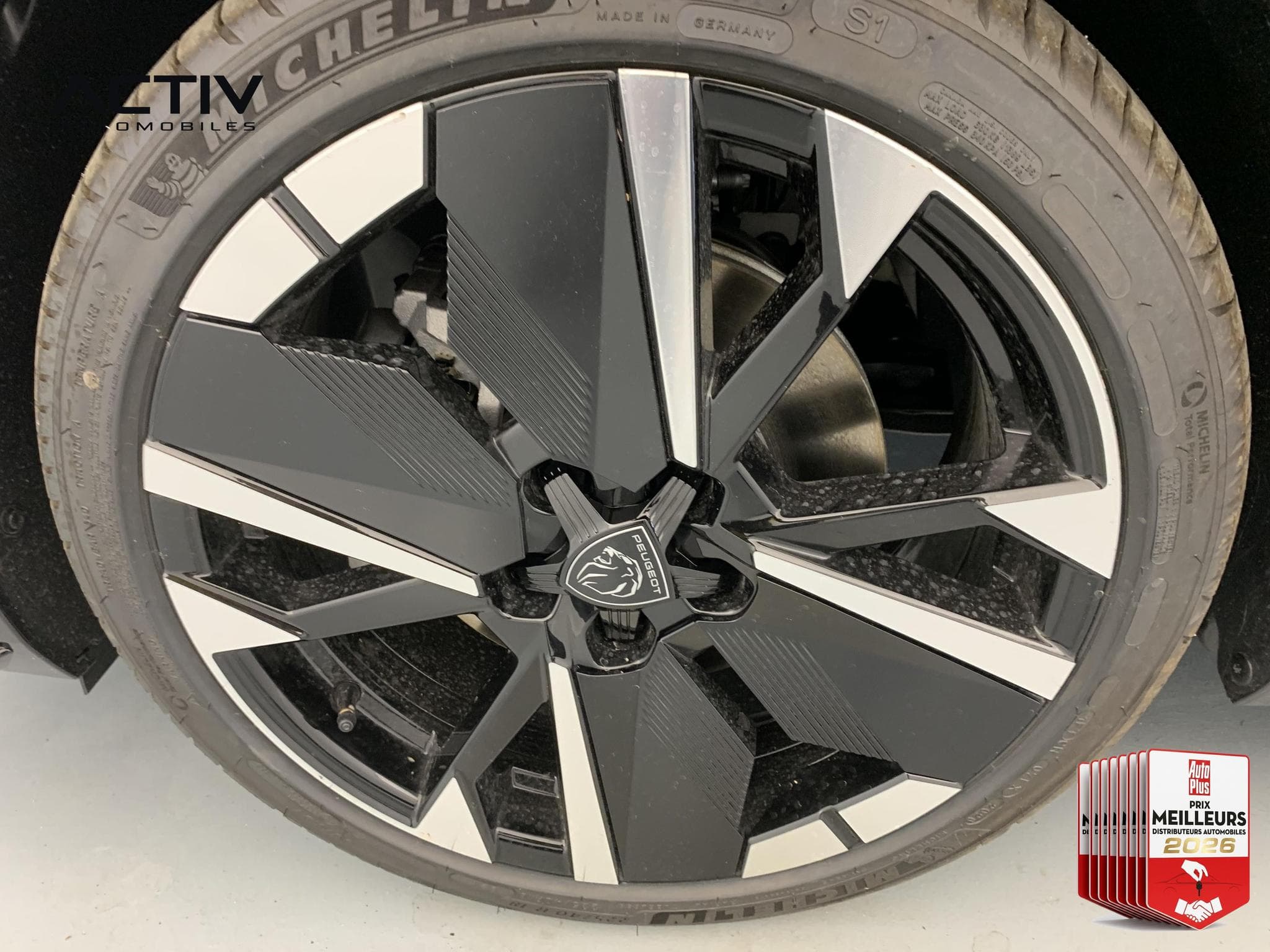 Peugeot 308 Hybrid 145 e-DCS6 GT (2026) - Photo 22