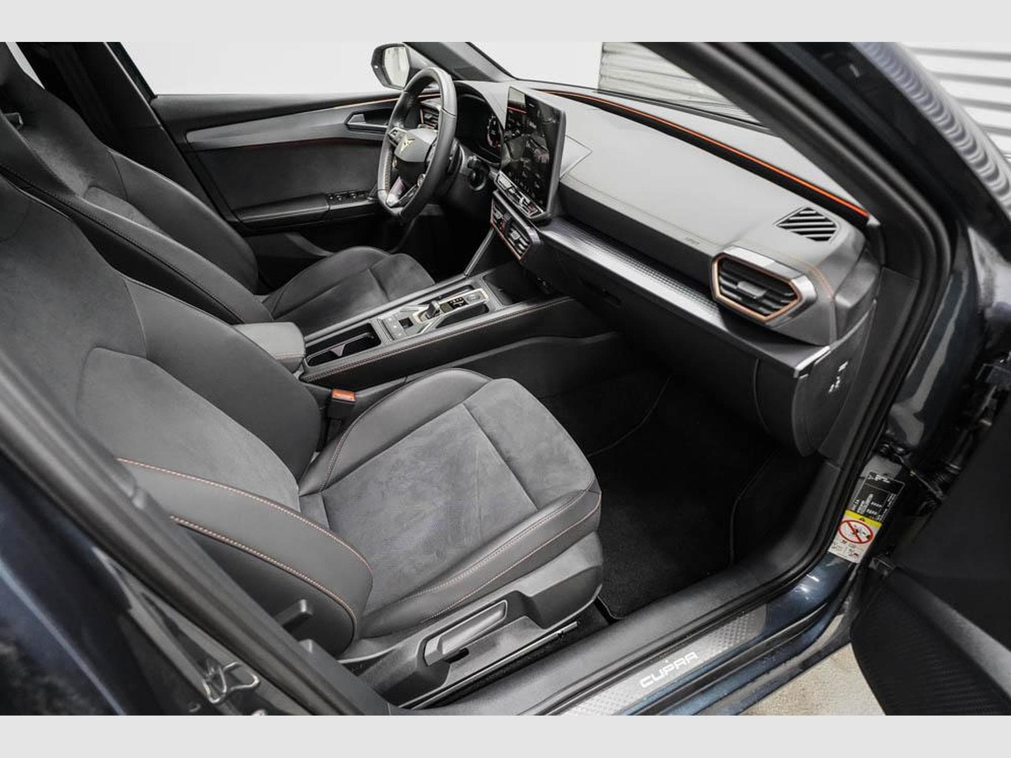 Cupra Leon ST 2,0 TSI (2025) - Foto 20