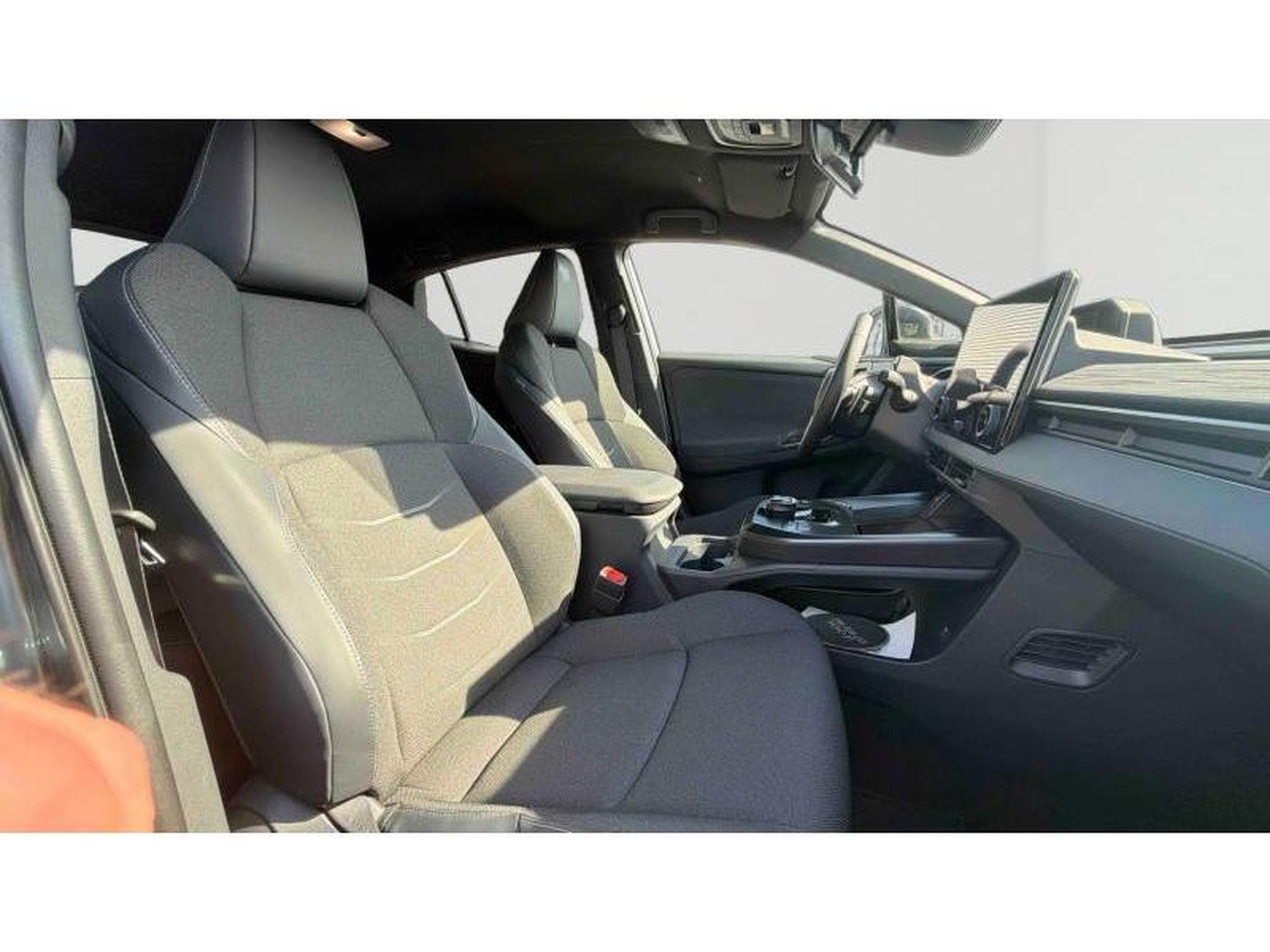 Toyota C-HR + & CH-R (2026) - Foto 31
