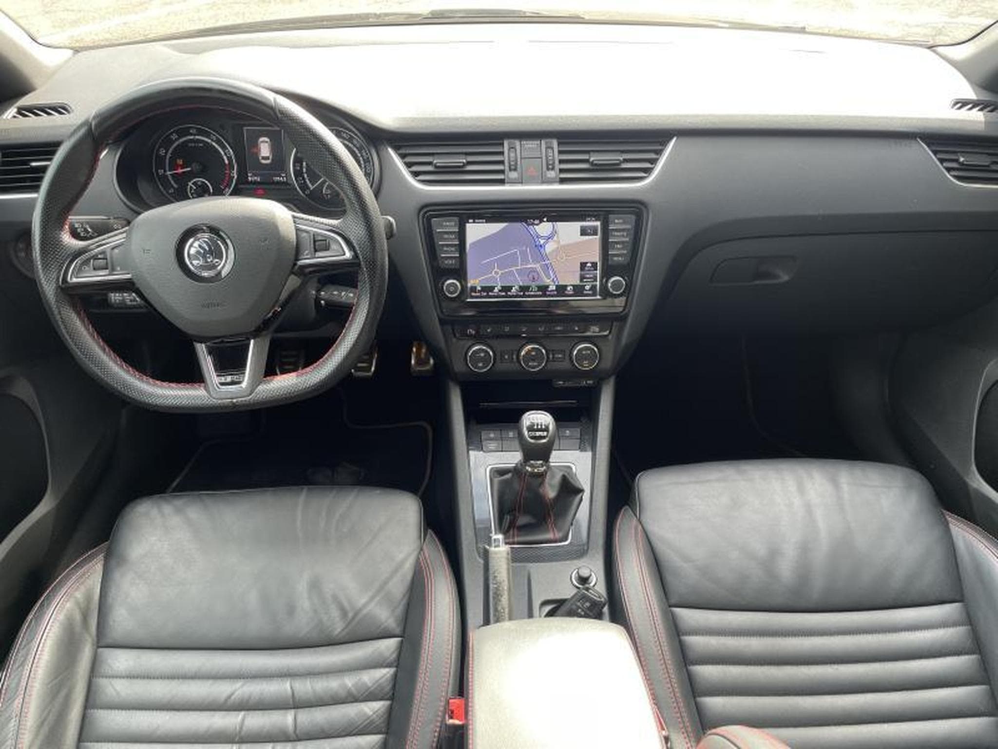Skoda Octavia RS 2.0L 220ch (2016) - Photo 8