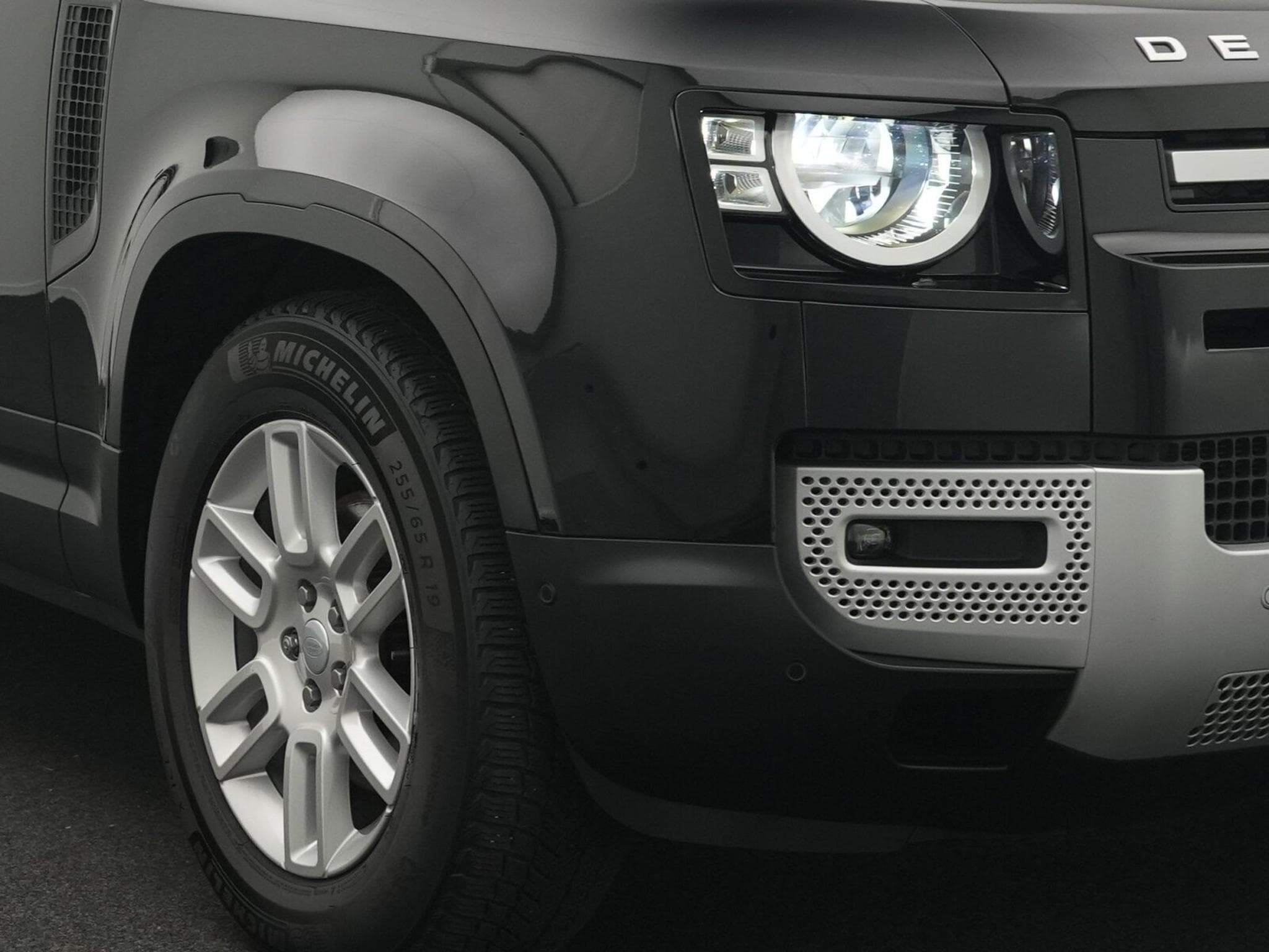 Land-Rover Defender 110 3.0 D250 Mild-Hybrid S (2024) - Photo 9