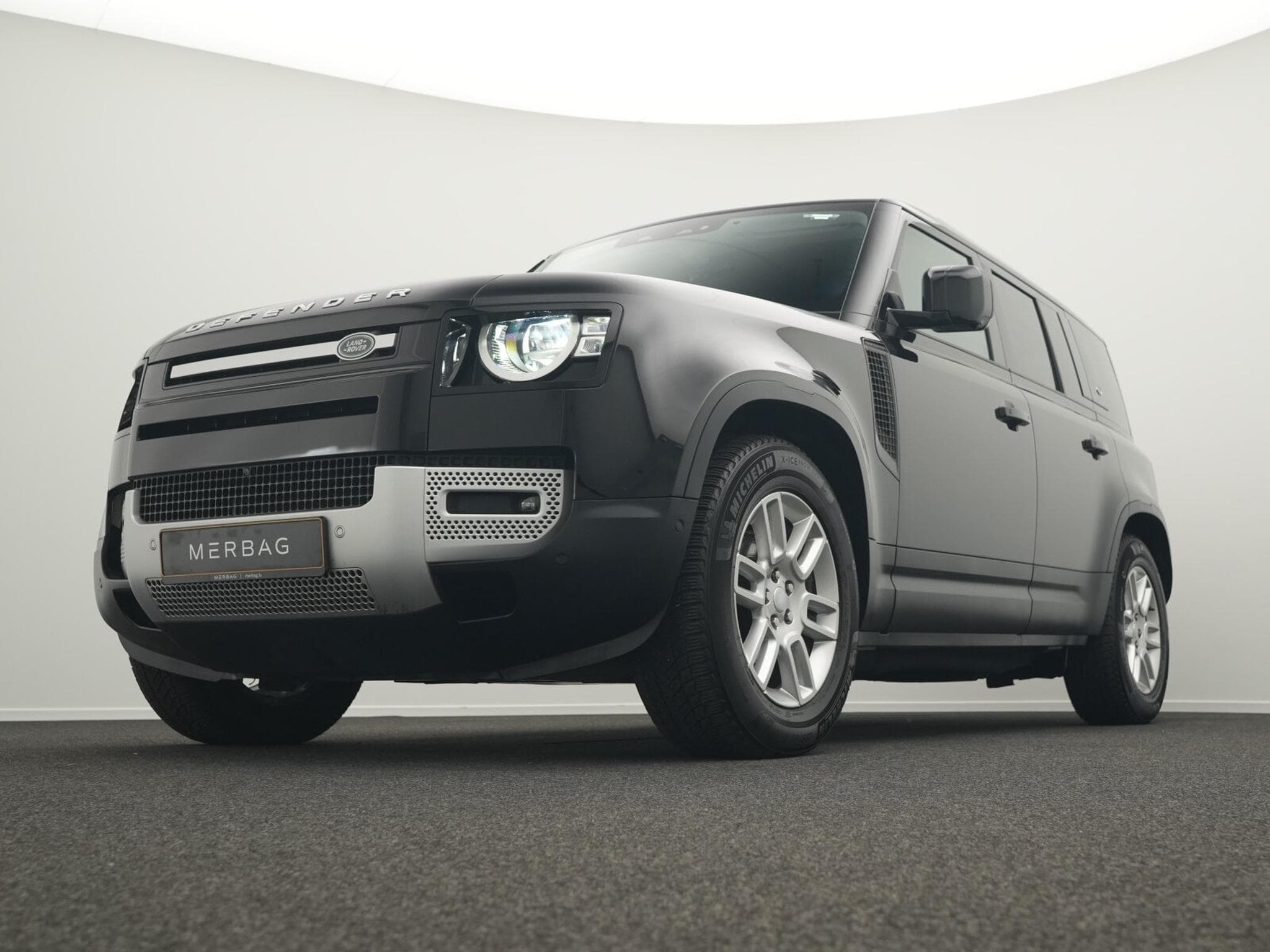 Land-Rover Defender 110 3.0 D250 Mild-Hybrid S (2024) - Photo 10
