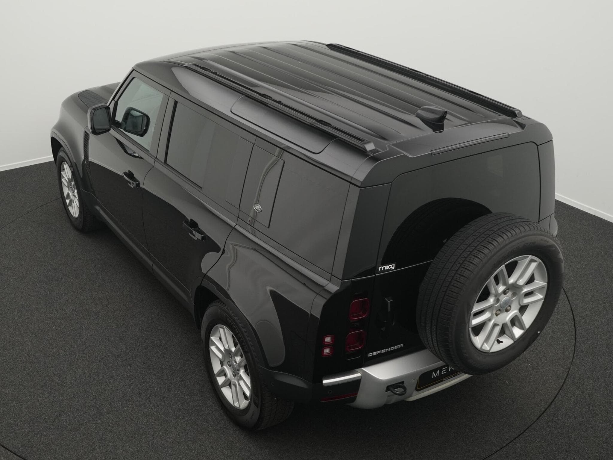 Land-Rover Defender 110 3.0 D250 Mild-Hybrid S (2024) - Photo 13