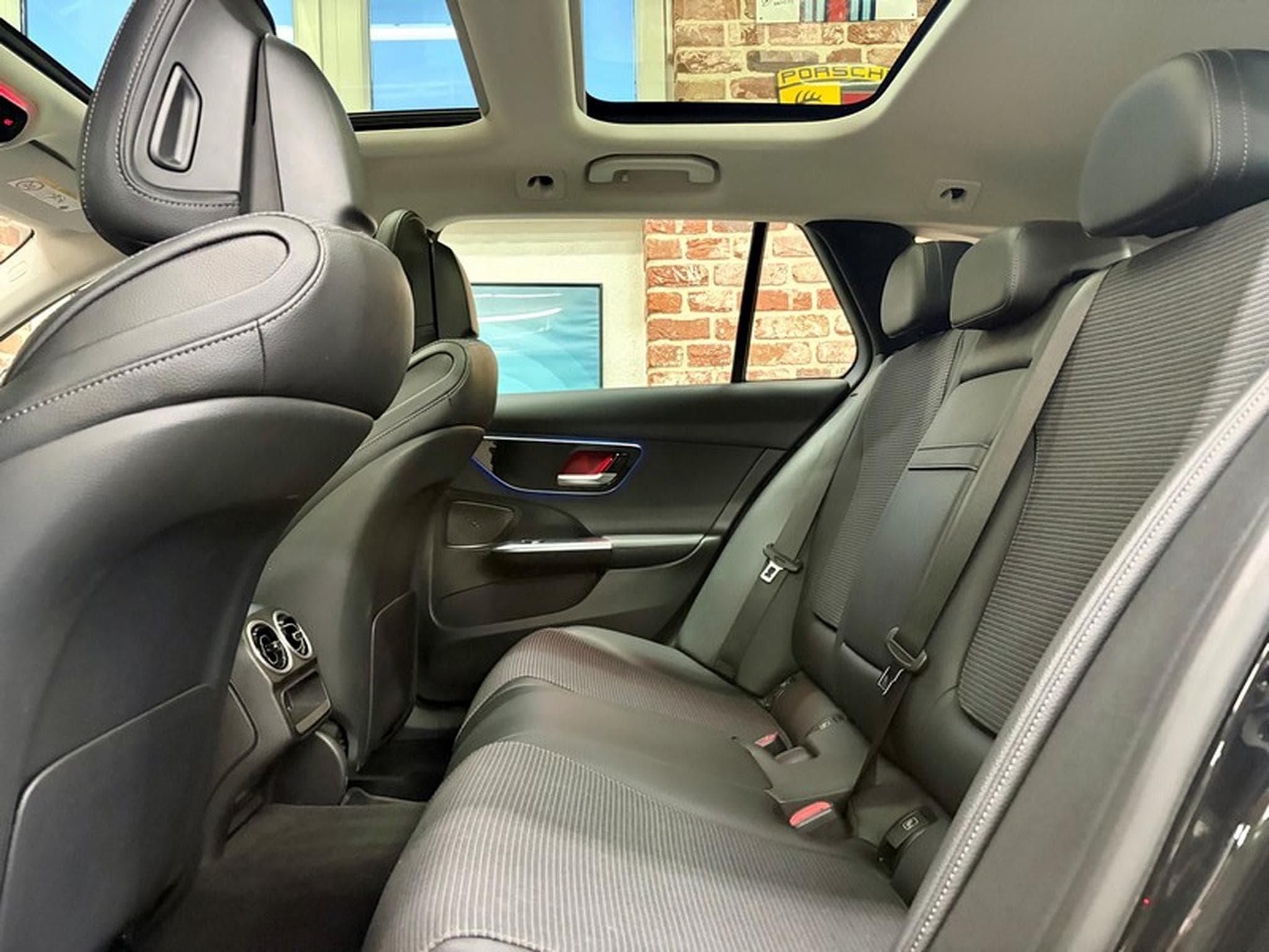 Mercedes C 200 C 200 Break 204cv Auto 4x4 AVANTGARDE (2022) - Foto 6