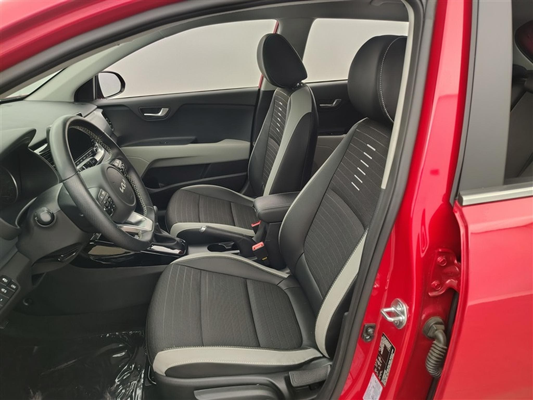 Kia Stonic 1.0 T Pure ISG DCT (2024) - Photo 7