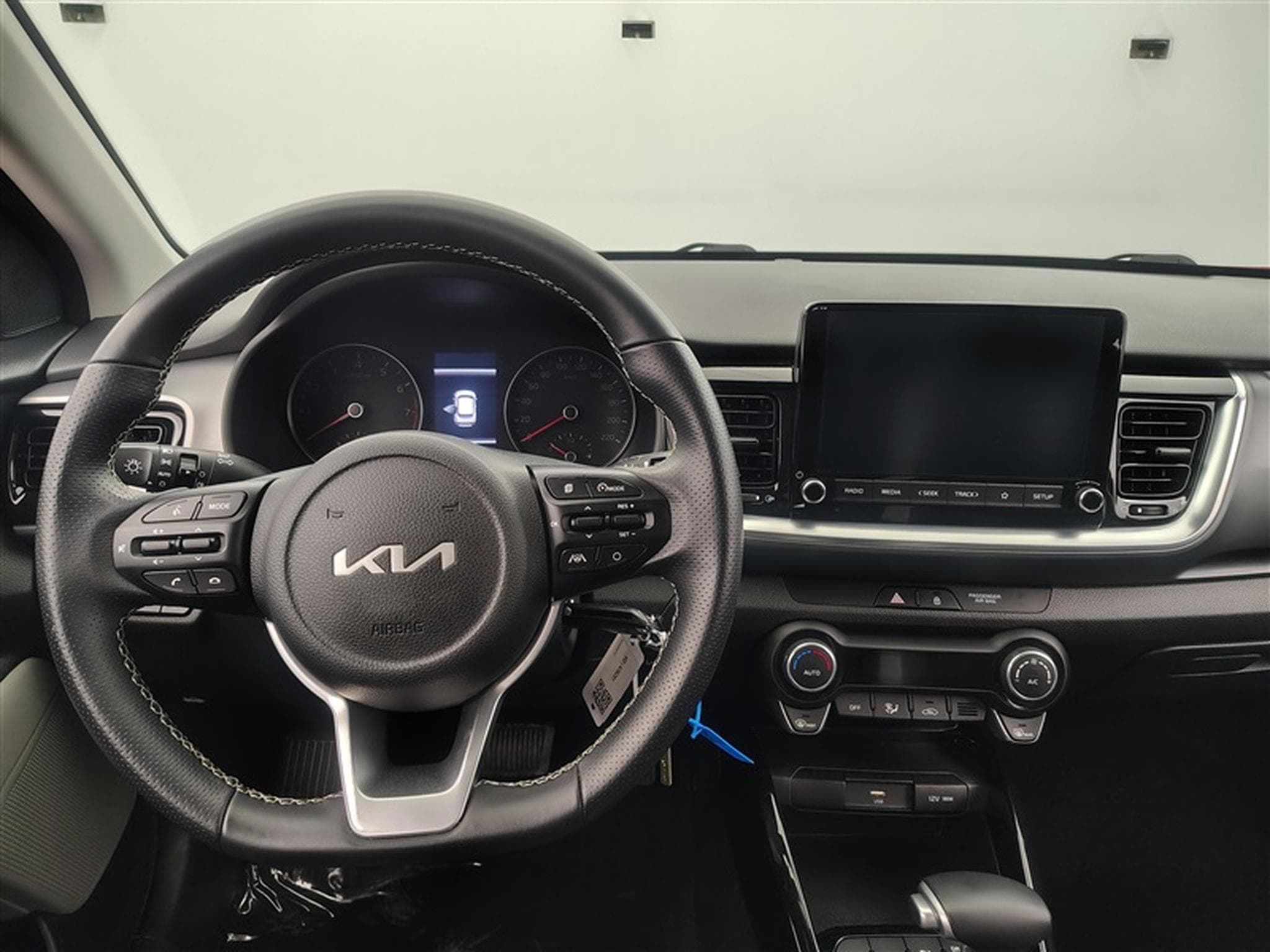 Kia Stonic 1.0 T Pure ISG DCT (2024) - Photo 9