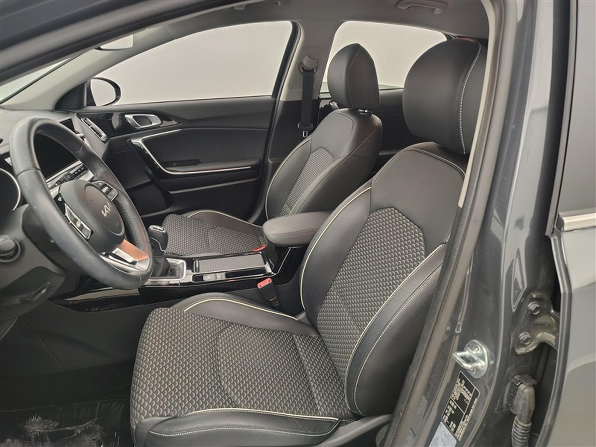 Kia XCeed XCeed 1.0 T-GDi Pulse ISG CAM/CARPLAY/KEYLESS (2025) - Photo 7