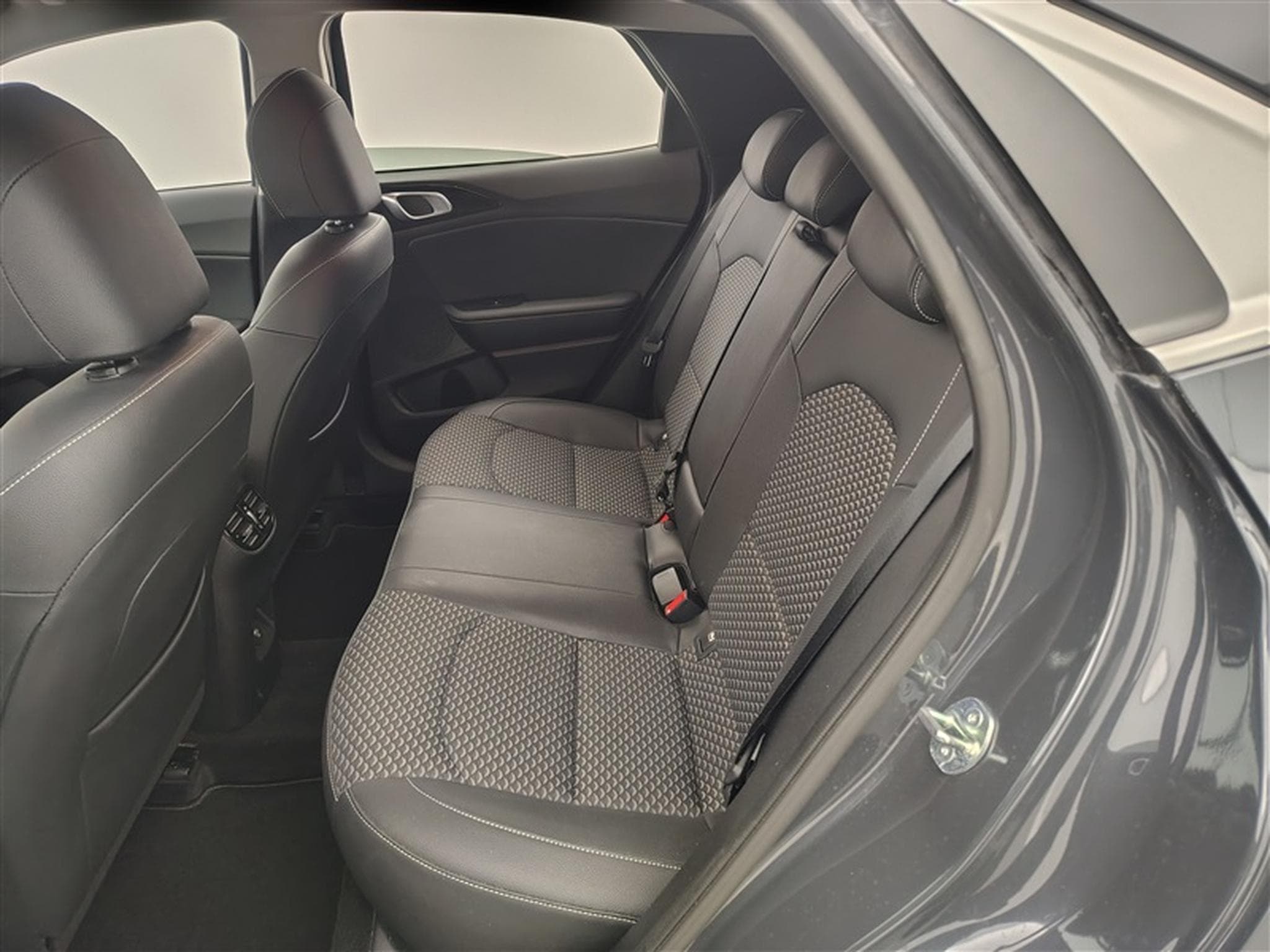 Kia XCeed XCeed 1.0 T-GDi Pulse ISG CAM/CARPLAY/KEYLESS (2025) - Photo 13