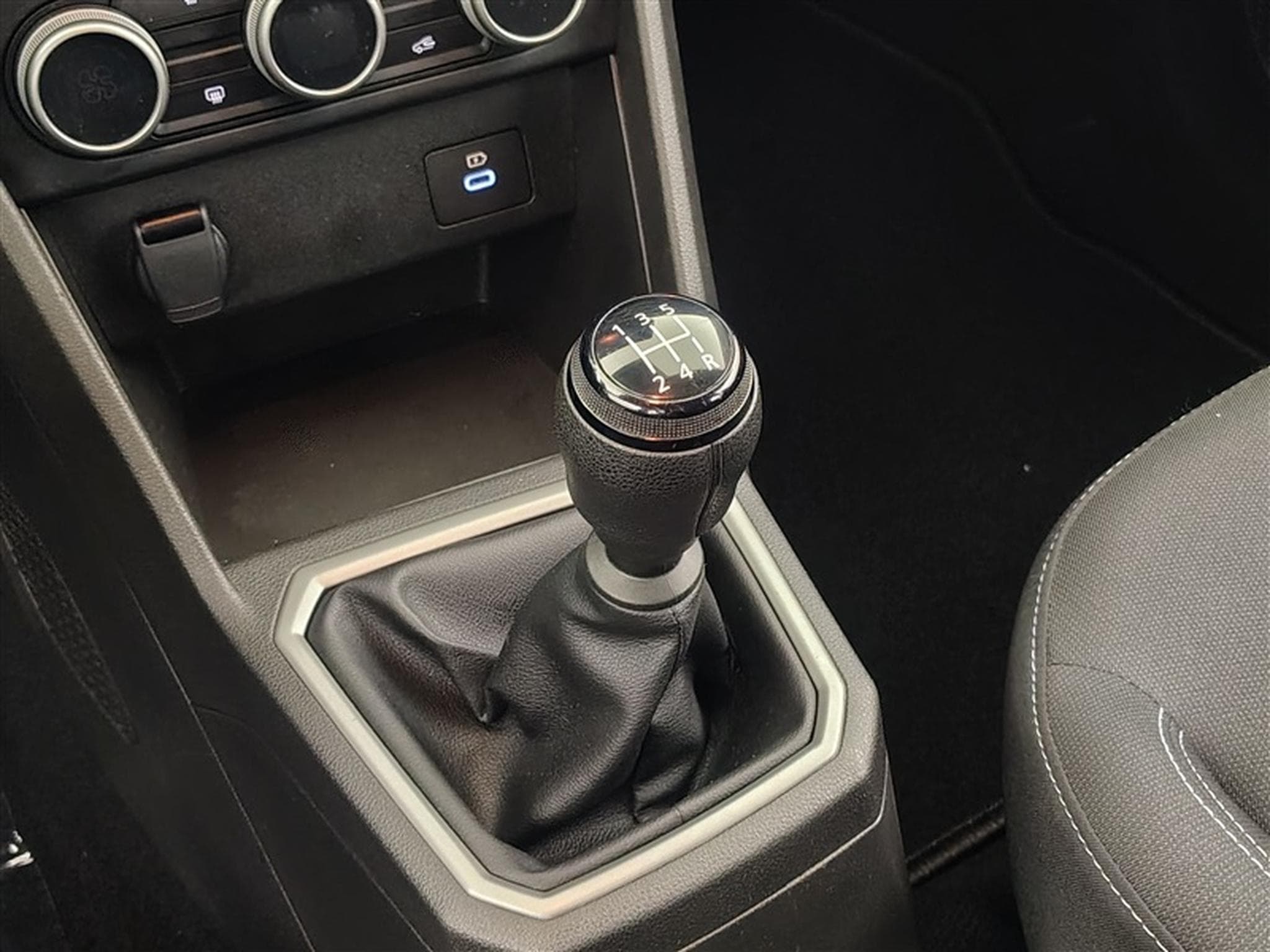 Dacia Sandero 1.0 TCe Journey CARPLAY / FULL LED / PDC AV-AR (2025) - Photo 12
