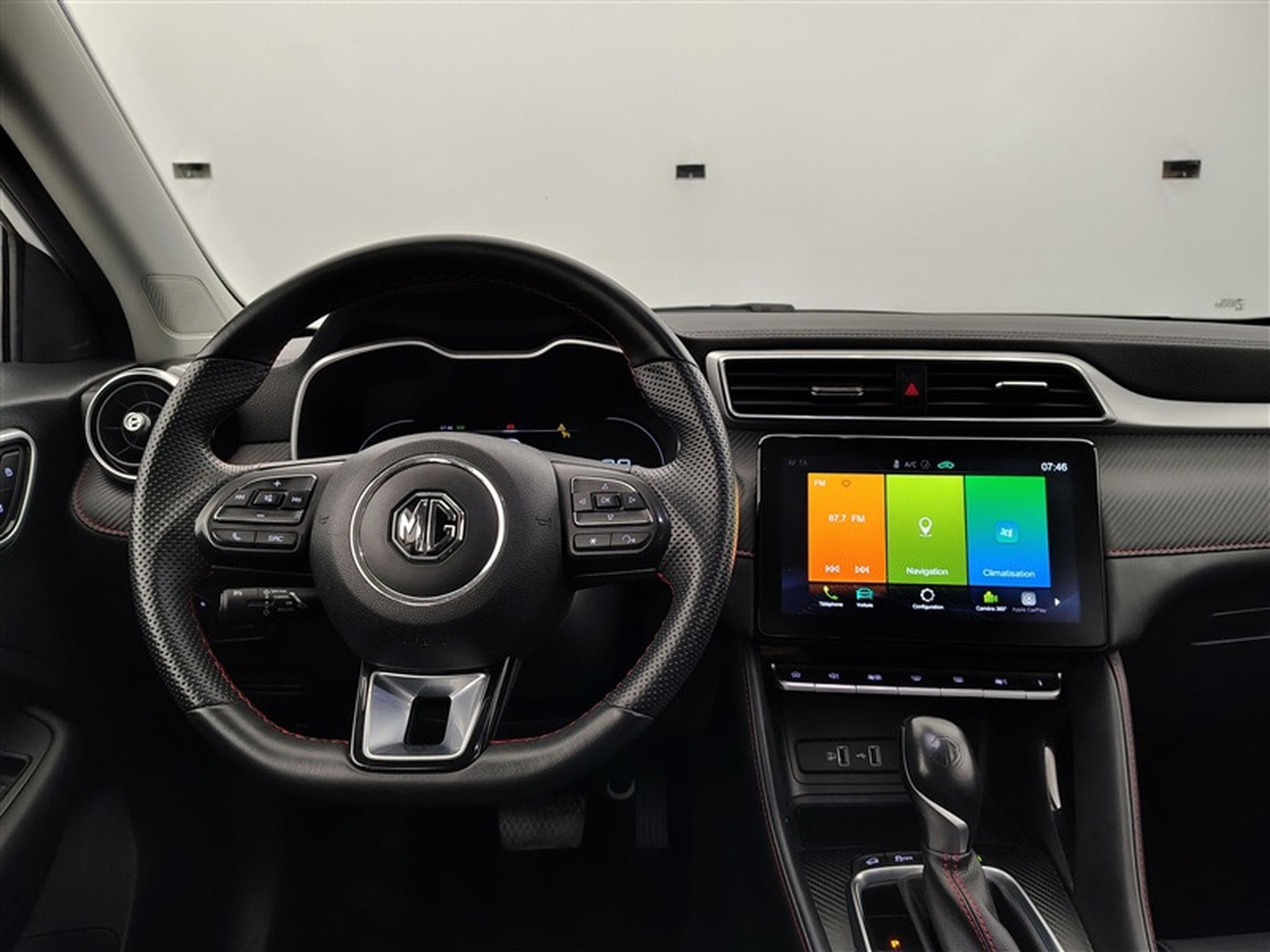 MG ZS 1.0 T-GDi Luxury AT (2024) - Photo 8