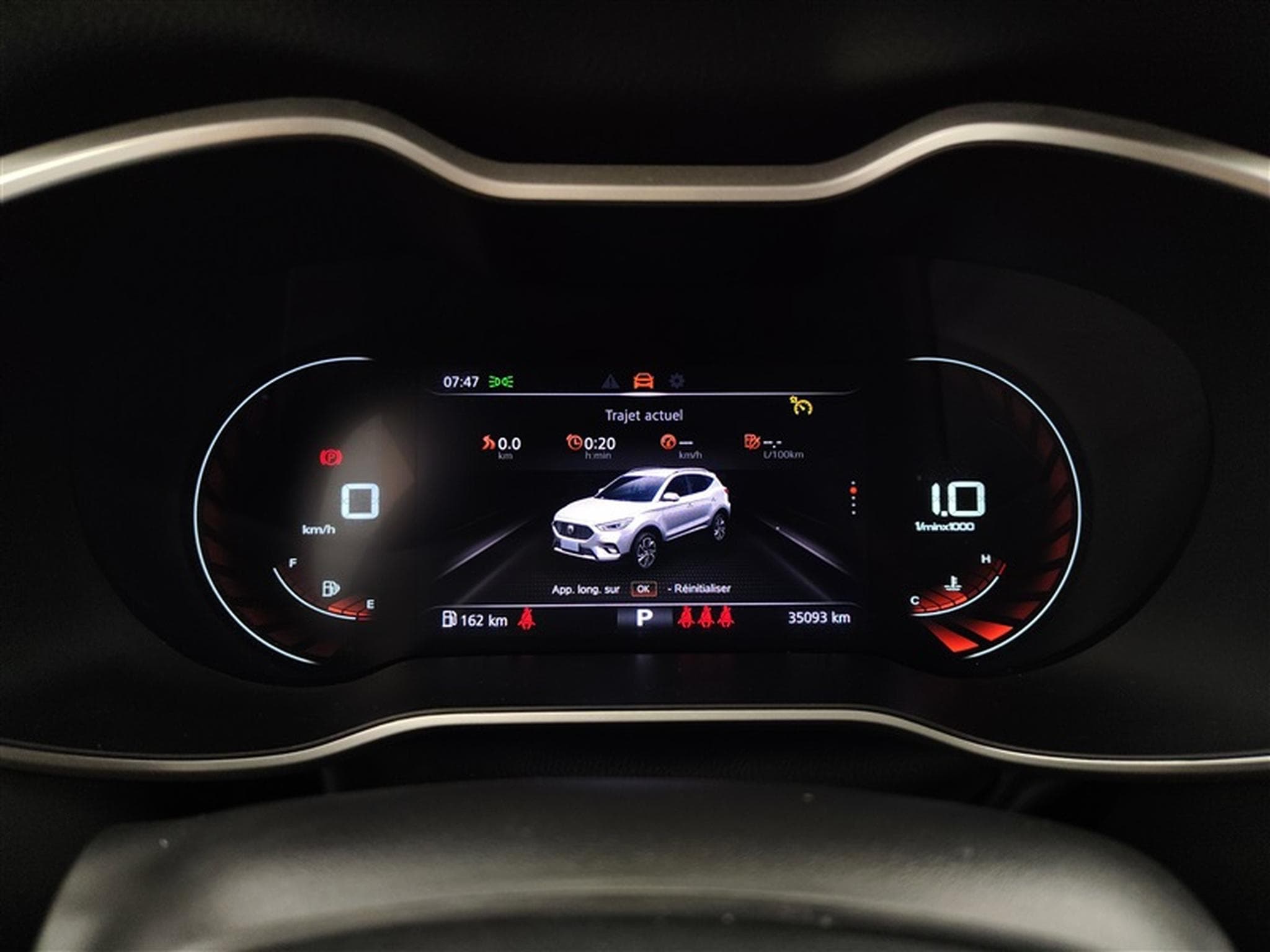 MG ZS 1.0 T-GDi Luxury AT (2024) - Photo 9