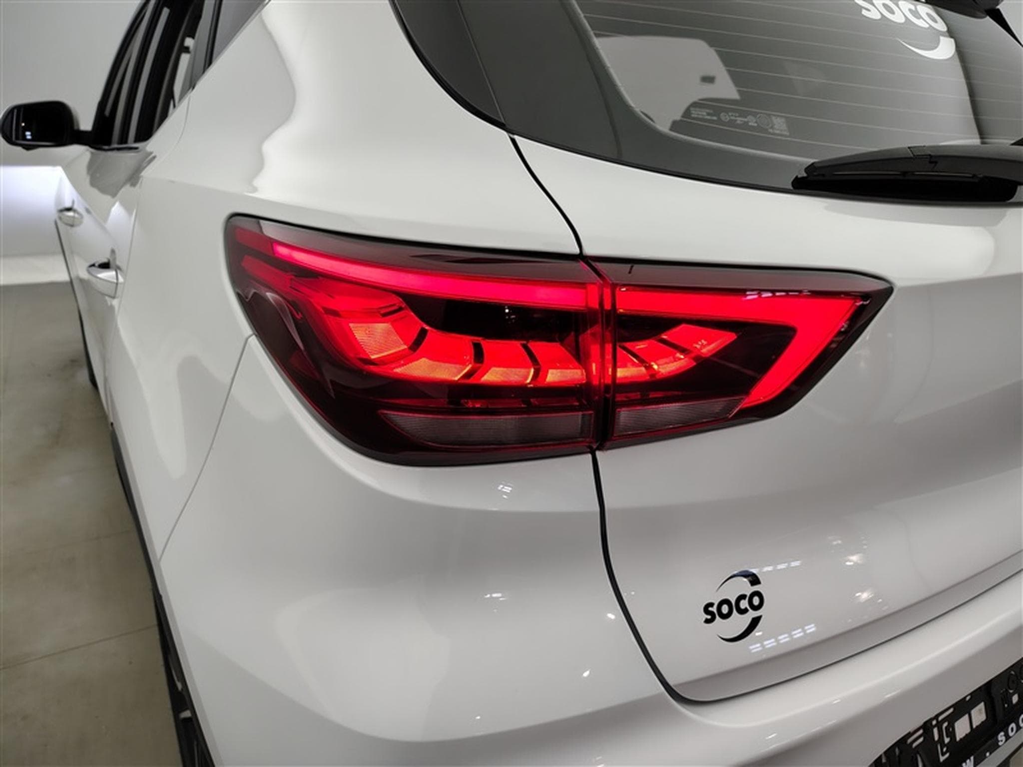 MG ZS 1.0 T-GDi Luxury AT (2024) - Photo 15