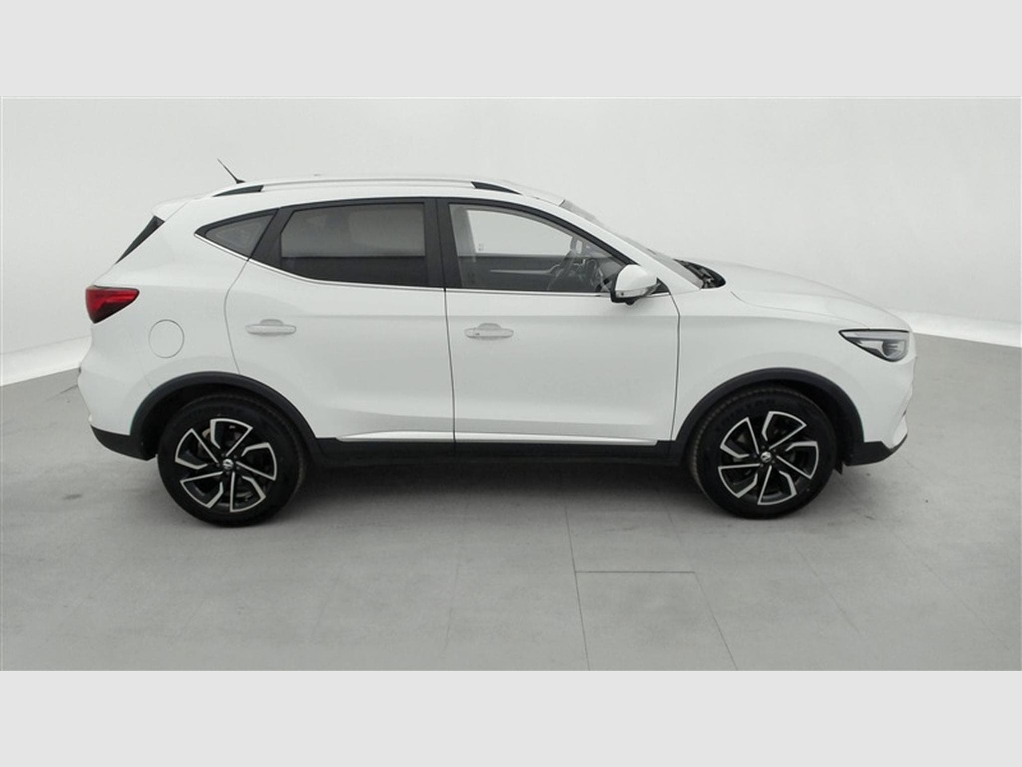 MG ZS 1.0 T-GDi Luxury AT (2024) - Photo 23