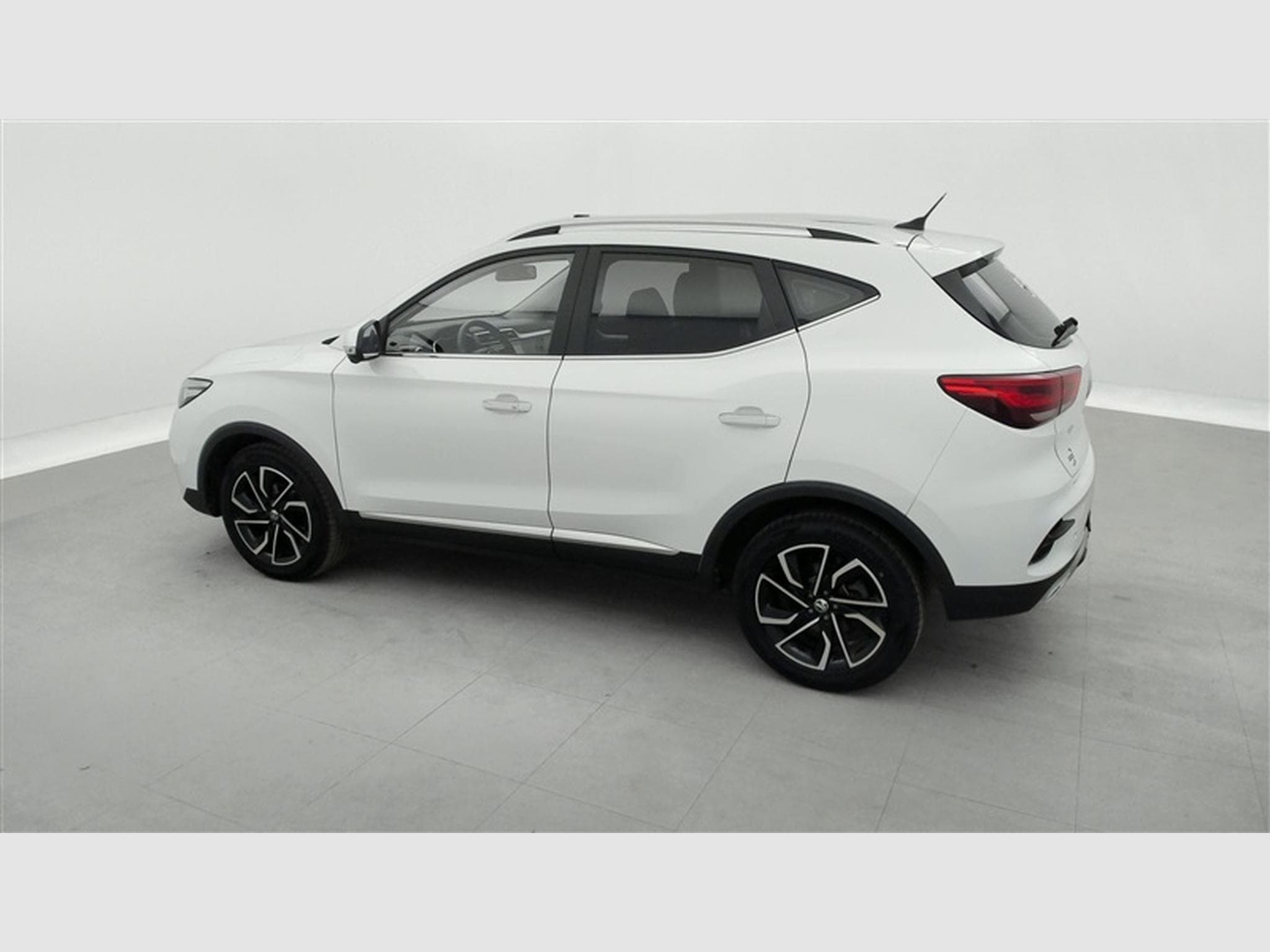 MG ZS 1.0 T-GDi Luxury AT (2024) - Photo 25
