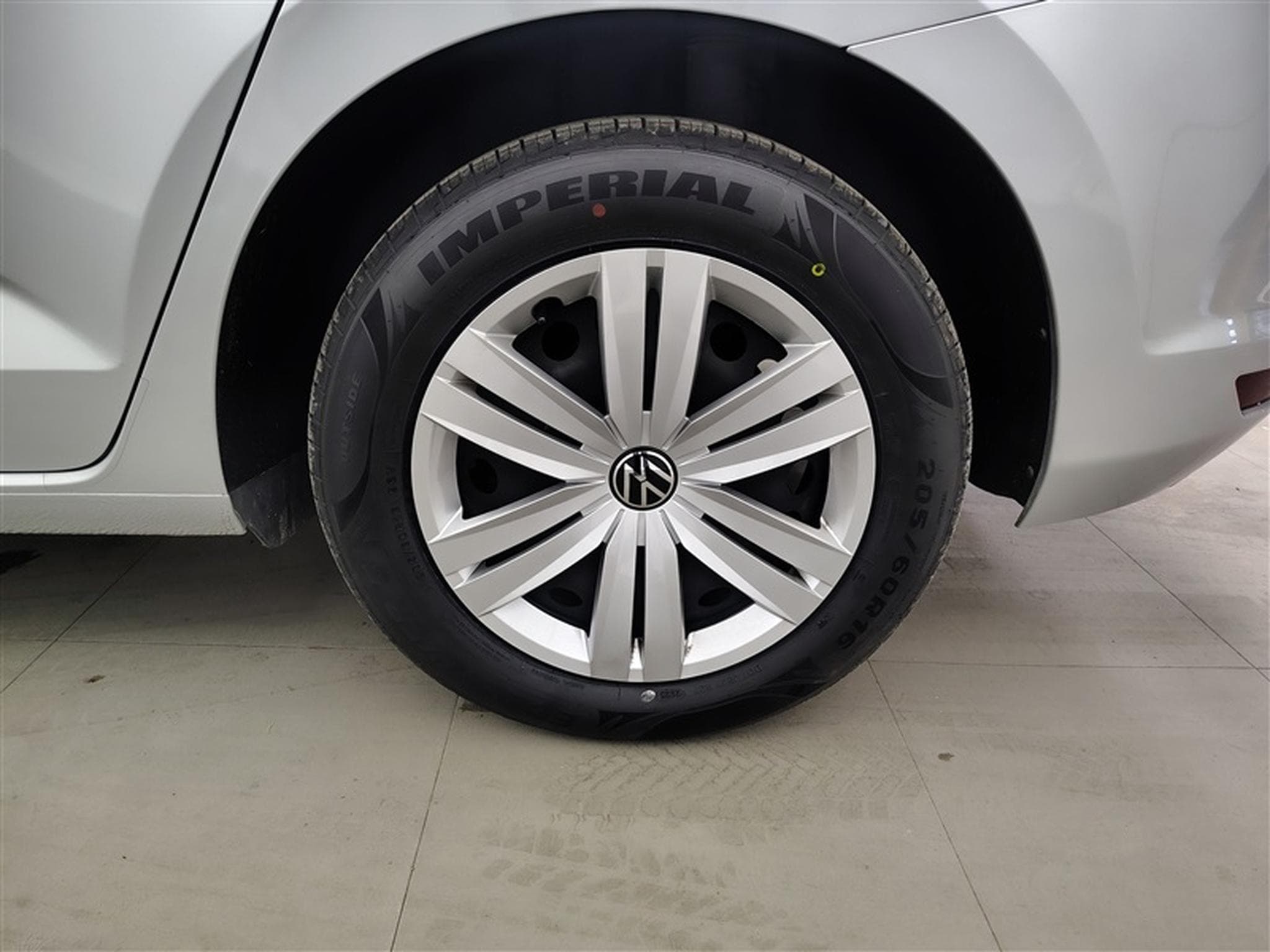 VW Touran 2.0 TDi SCR Trendline 7PL/NAVI/TO PANO/PDC AV AR (2022) - Photo 6