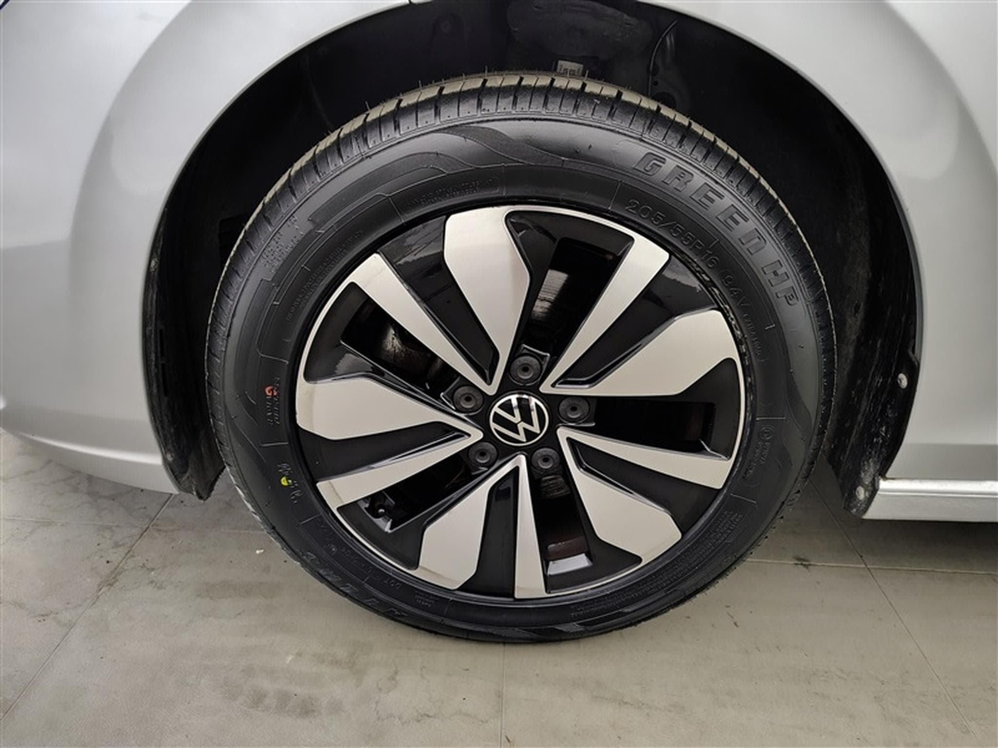 VW Golf 1.0 eTSI Move OPF DSG (2023) - Photo 6