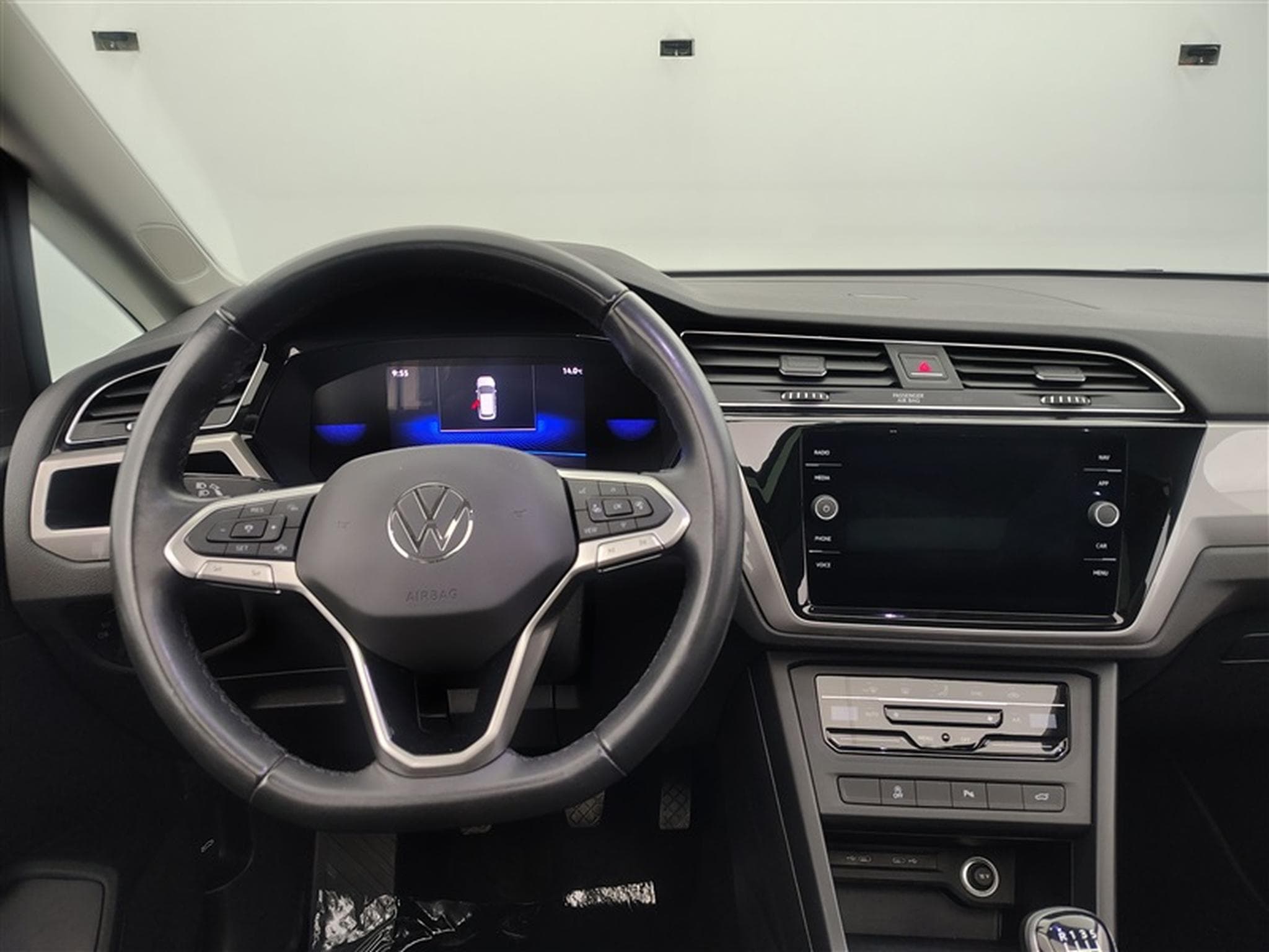 VW Touran 2.0 TDi SCR Trendline 7PL/NAVI/TO PANO/PDC AV AR (2022) - Photo 9