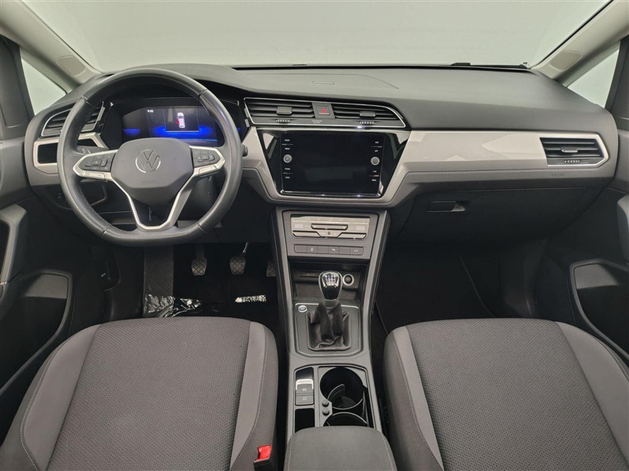 VW Touran 2.0 TDi SCR Trendline 7PL/NAVI/TO PANO/PDC AV AR (2022) - Photo 8