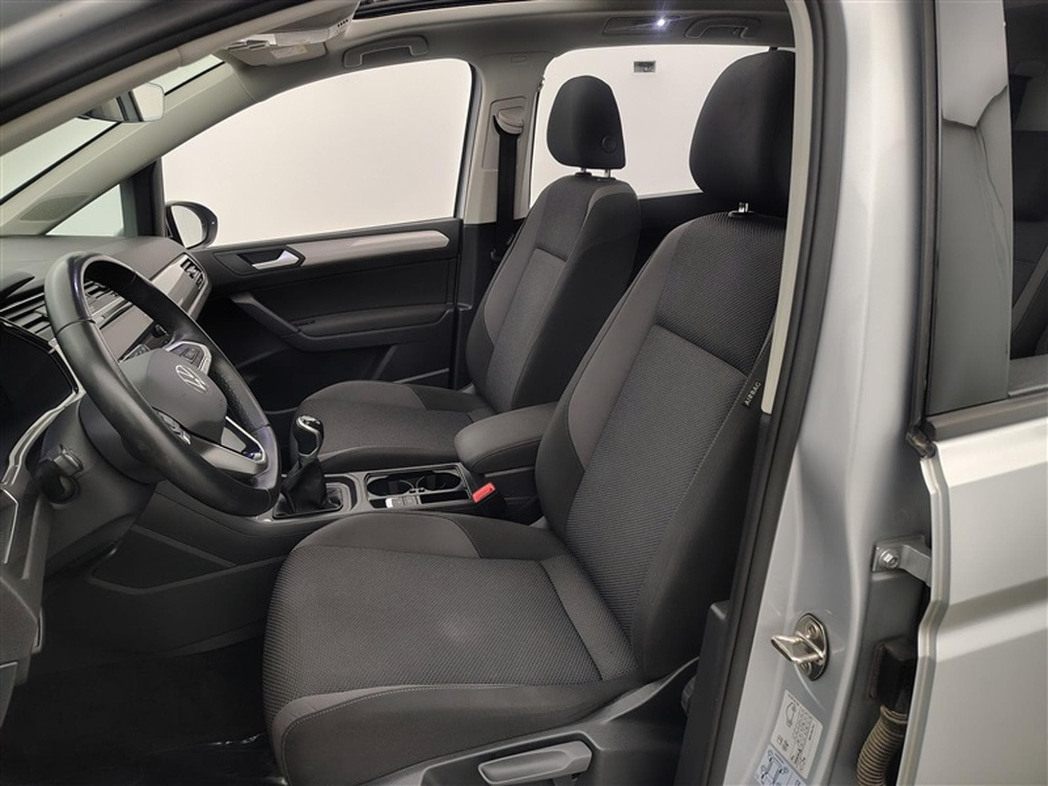 VW Touran 2.0 TDi SCR Trendline 7PL/NAVI/TO PANO/PDC AV AR (2022) - Photo 7