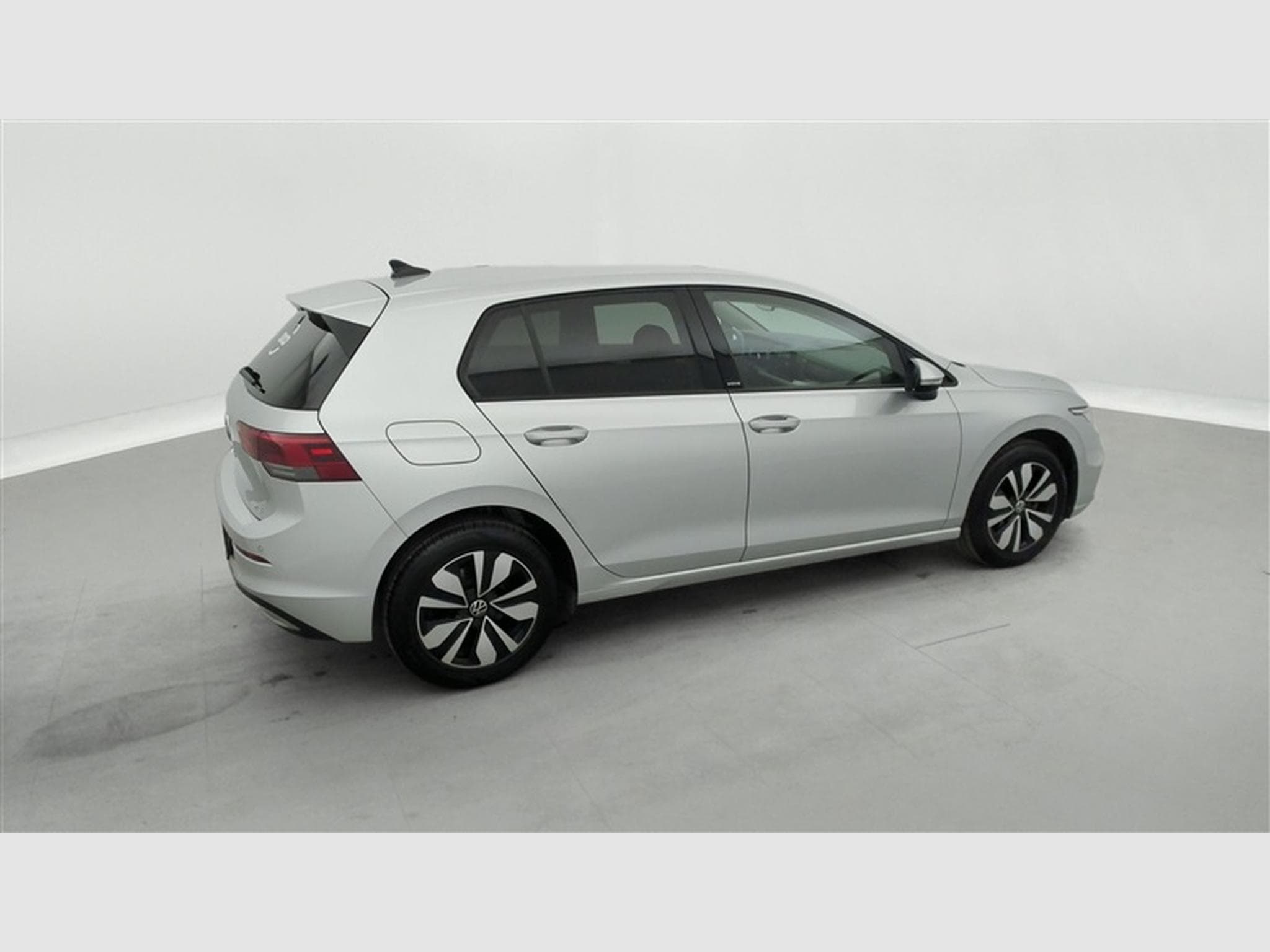 VW Golf 1.0 eTSI Move OPF DSG (2023) - Photo 25