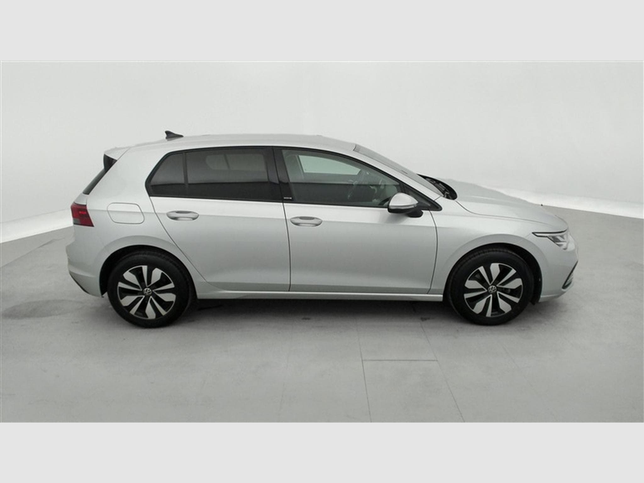 VW Golf 1.0 eTSI Move OPF DSG (2023) - Photo 24