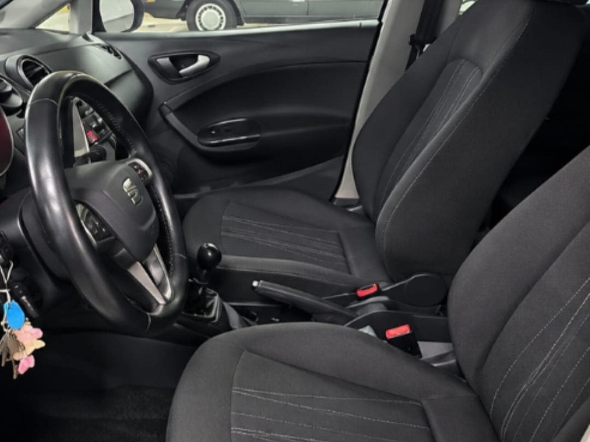 Seat Ibiza (2011) - Photo 1